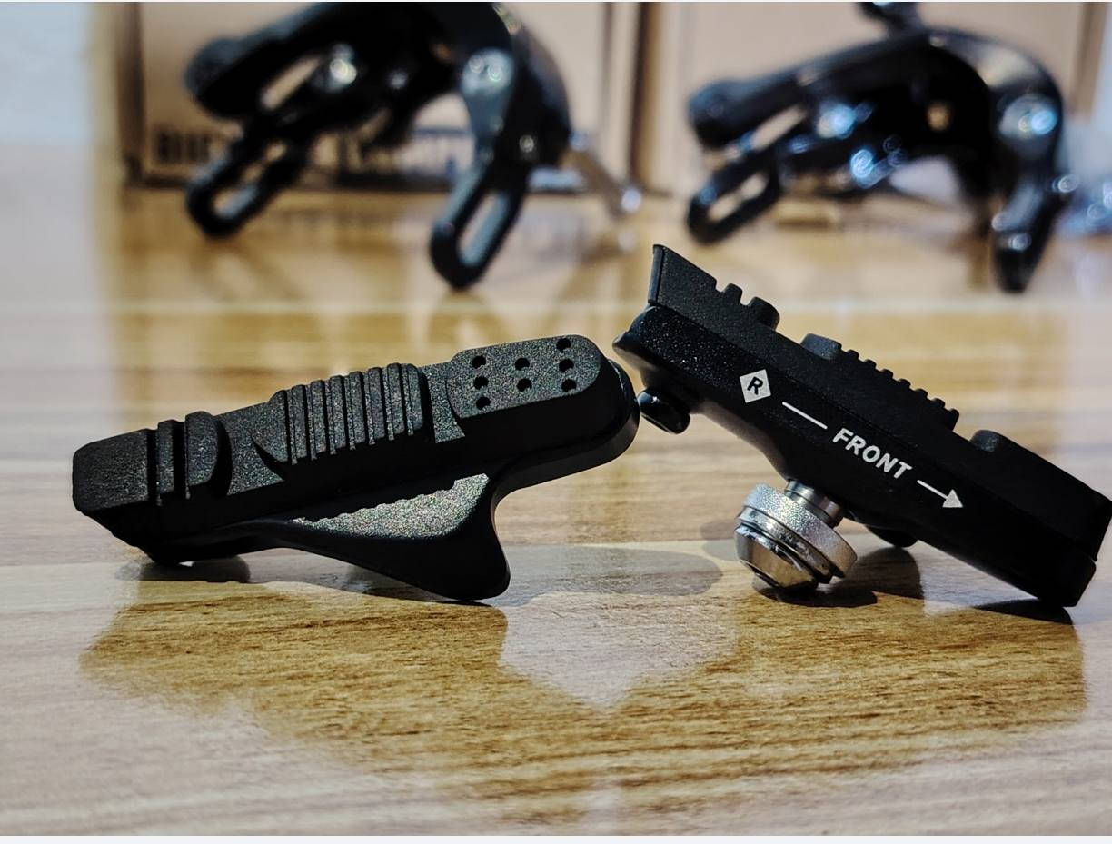 السلام عليكم /متوفر ✅
اطواكه بريك ماركه ZRACE / موديل R700
غير مستخدم جديد 💯

خدمه التوصيل الى جميع المحافظات🚚
واتساب *********** 📲
