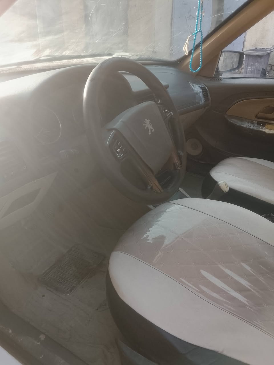 سلام عليكم سياره بيجو مديل 18 المكان بصره 
السعر 45 وبيه مجال الاتصال ***********
