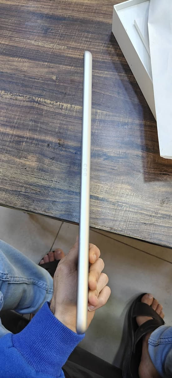 سلام عليكم لبيع
لبيع بطاريتة 92 ايباد جديد شخط مابي نضيف كامل ملحقات 
رقم الهاتف ***********
***********
