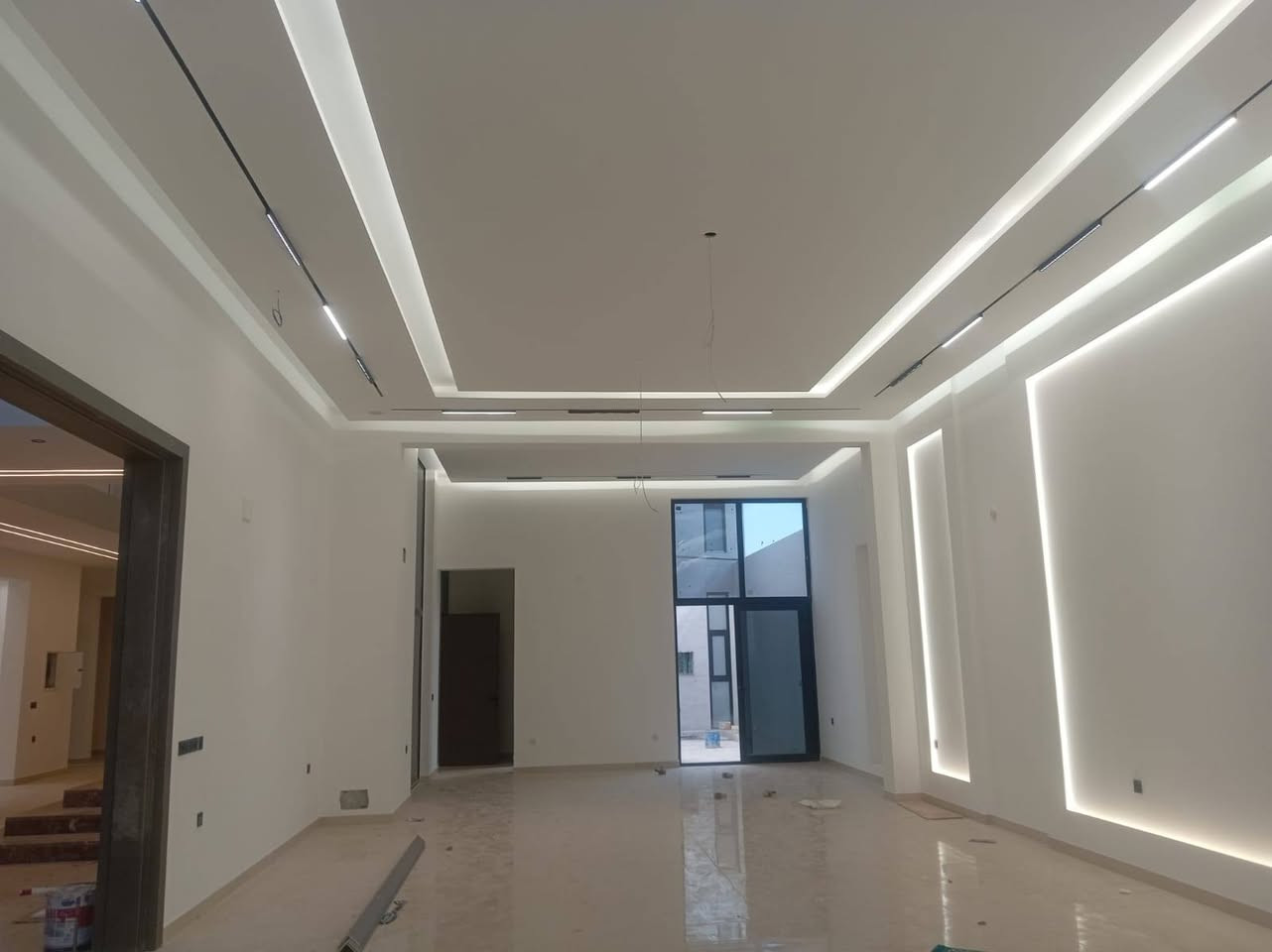 صباغ داخل وخارج ومعالجه الرطوبه عملي بغداد فقط ***********
