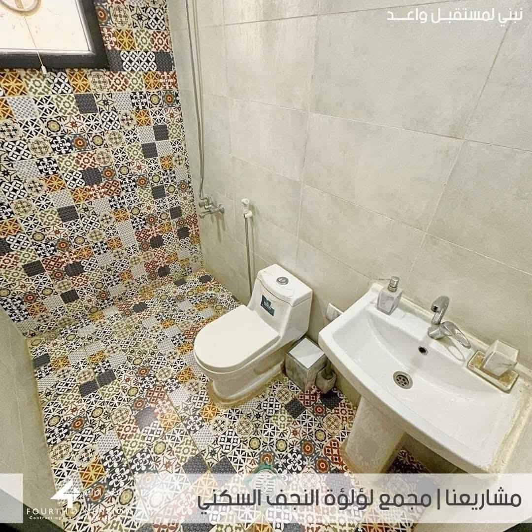 ملاحضة / جاهز للسكن
دار للبيع في مجمع لؤلؤة النجف السكني المساحة 150 م ركن على ساحة فأة المميز طابقين أربعة غرف واصل للشركة 44 مليون ويباع بتطلوعة للأستفسار ***********
