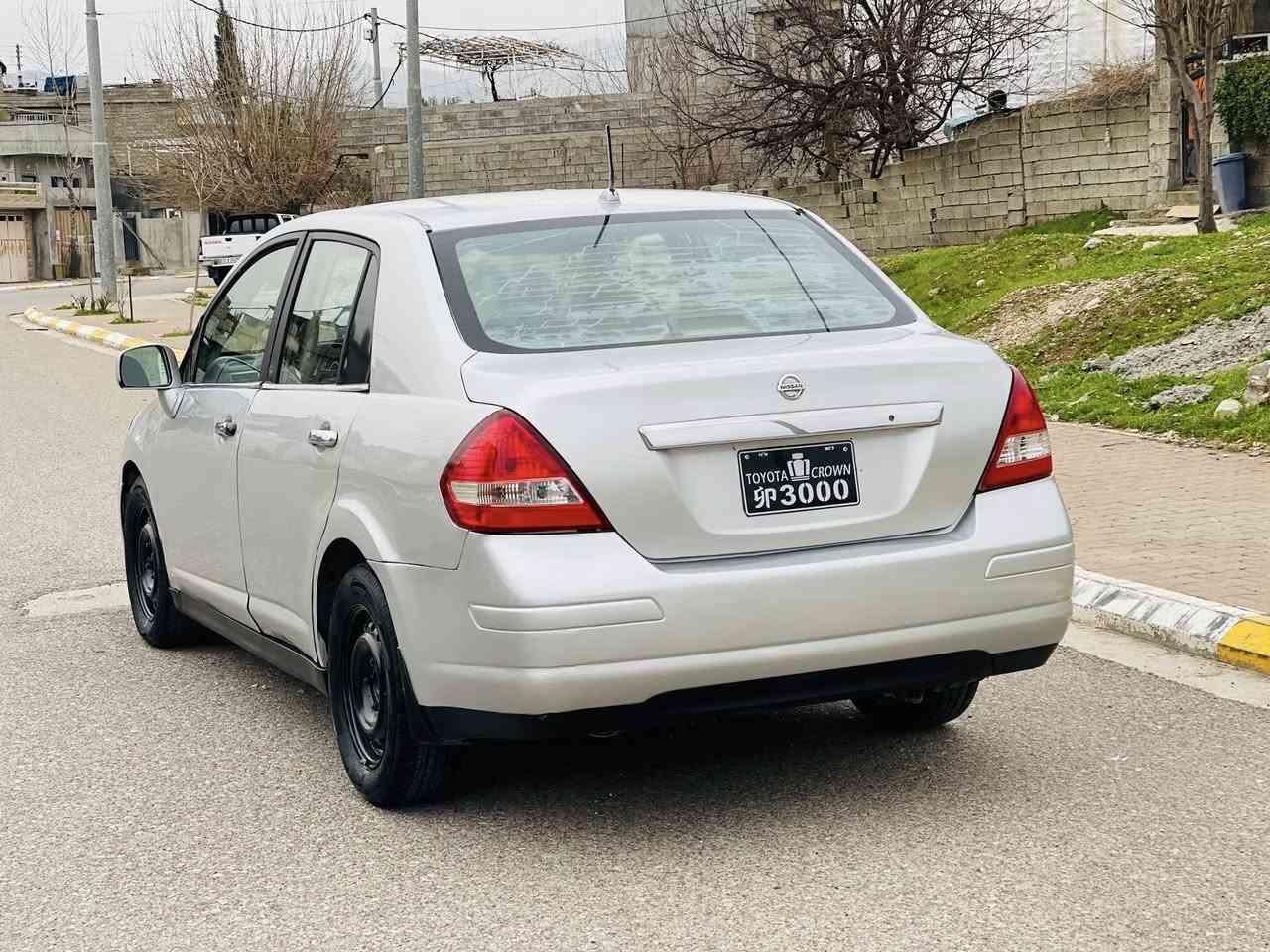 ***********//***********بەناوی خوای گەورە لەسەرئیزنی ئەدمینی بەڕیز ماشاألڵە لەم ماڵەپاکوخاوینە نیسان ڤیرساتیدا بۆفرۆشتن سەیارەکە ساخ ساخە واتەموسوبڕاوەنییە (سعري 43)گەلاویەک مەجالی زۆرکەم قسەی فرۆشتنی ئەکەم مۆدیل2011 بەس دڵنیانیم بۆمۆدئیلی مەکینەگەورەیە زۆر بەهەڵمەتە گیڕتۆماتیک گیڕومەکینە بەشەرت چوارجام کارەبایی بۆیاخیکی زۆرجوان کراوەکامل وەک شوشەیەساردووشخوتی نییە یەک دەعمی خەفیفی هەیە ماباقی هیچی پیوە نییە چوارتایەی جوانی لەسەرە  سەیارەکە زۆر جوانو خاوینە زۆر ماڵی دۆستە پارەی بڕاوەیەکیش نییە ***********//***********
