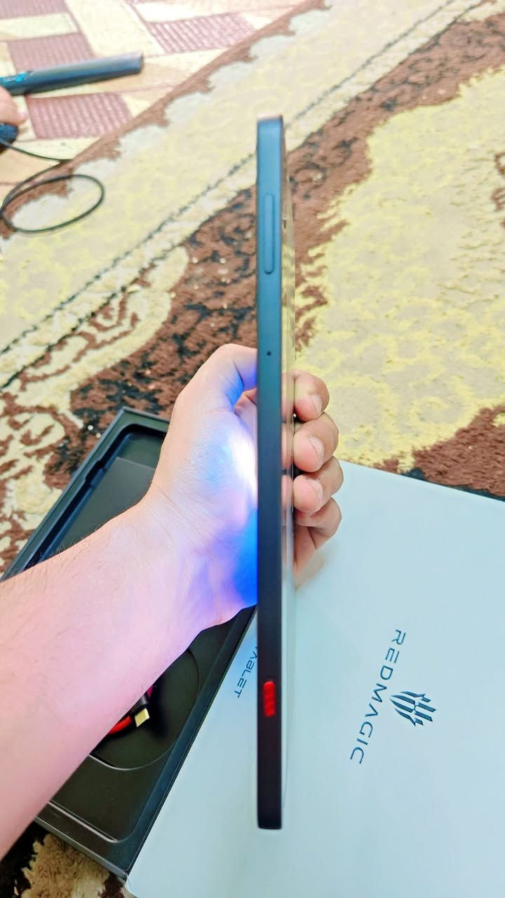 رمضان كريم
ريد ماجيك ذكره 256........... سعر جهاز 750 
ركز وياي مستخدم شهرين
يجي ويا كارتونه و كيبل
مكاني بغداد مدينه الصدر *********** 
وعندي سماعه هايبر اكس معرفه مواصفاتها وسعرها مشتريها 70 دولار هم البيع اريدها ب 50 الف
