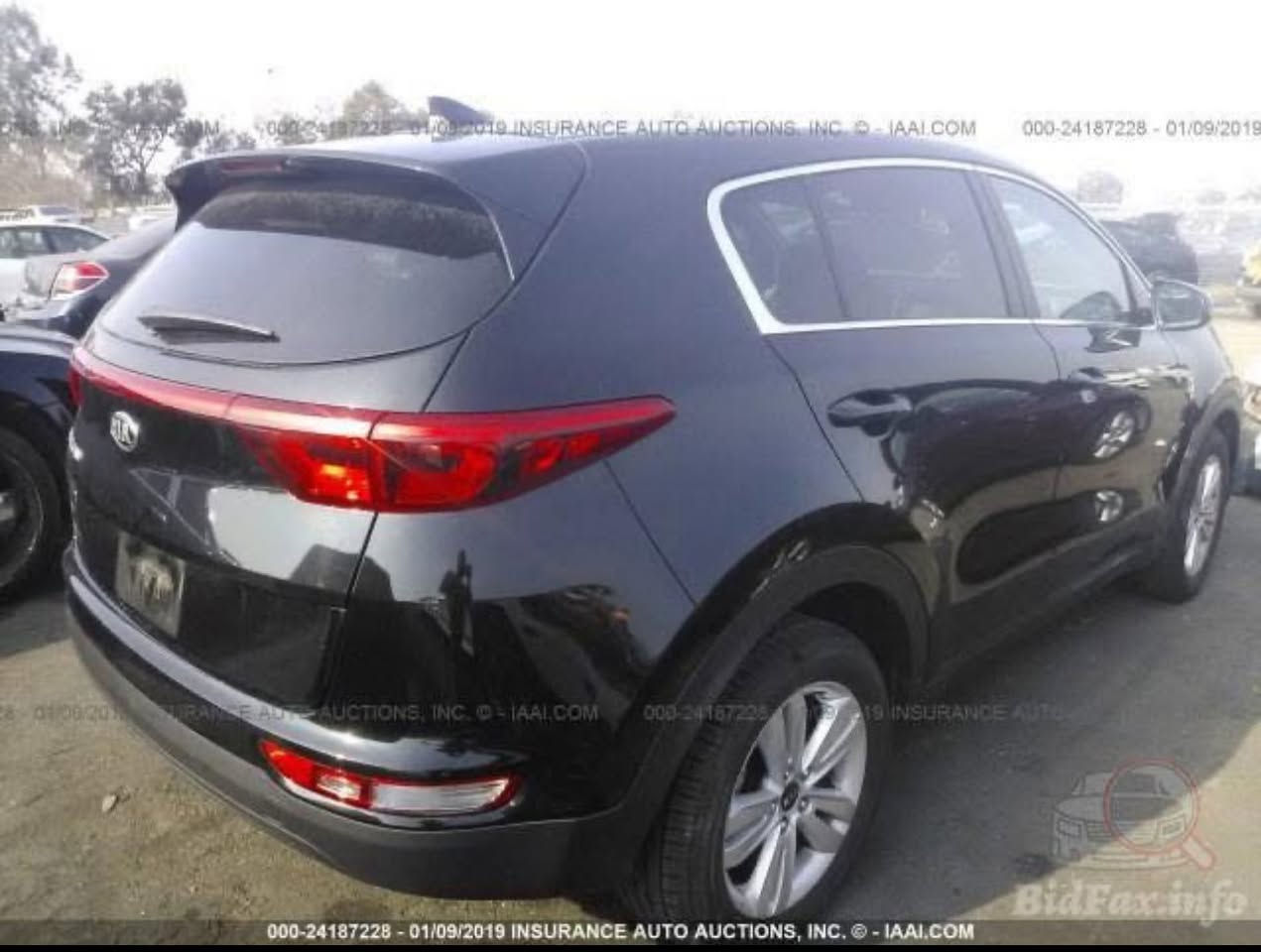 بيع مستعجل __كيا سبورتج موديل 2018 أمريكي 

حادثها موضح بالصور وبيها بارد بسيط 2 وعندي صورهم قبل التصليح 

باقي كفاله عامه

كير ومحرك شرط كفاله 

2 قطع تبريد 

تحكمات ستيرن 

رقم / واسط  

مكان السيارة بغداد البلديات 

السعر 154

الرقم ***********
