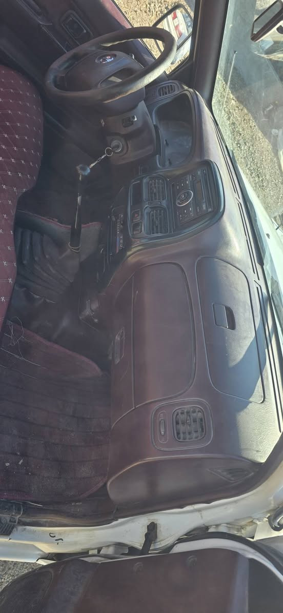 السلام عليكم ابيكم نيسان للبيع موديل 2009 سياره بلاديه بيه صبق قطع سنويه بسمي جديده 31 تخم تاير سيارة جاهزه سعر 105 وبيه مجال مكان فلوجه كرمه
***********
