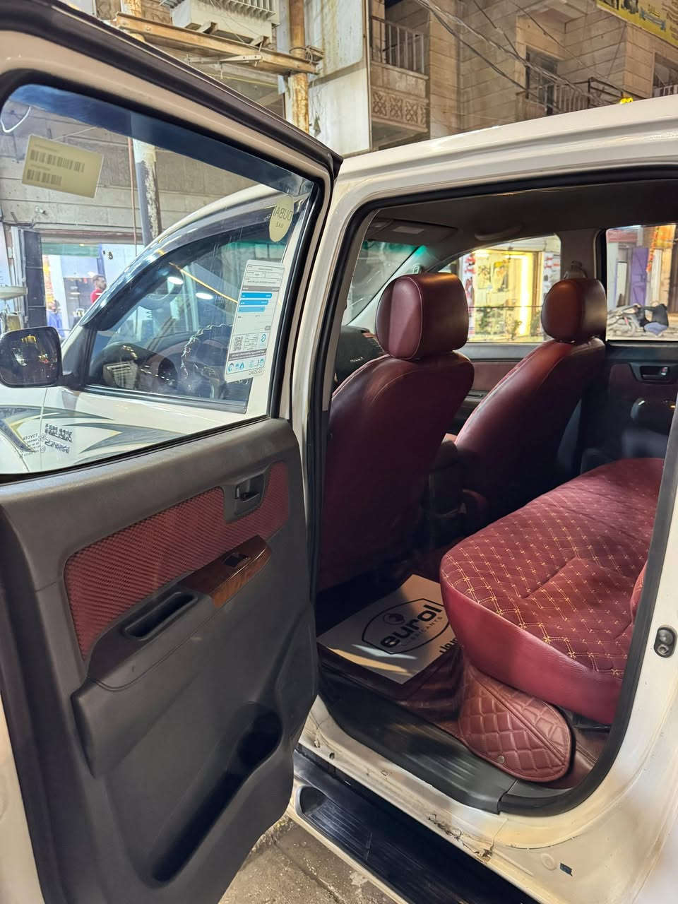 تويوتا هايلوكس 4 ويل
موديل 2015
محرك 2700
ماشيه 250ك
رقم اربيل بأسمي تحويل مباشر
تدفئه تبريد 
ضررها بس شخط بالباب الي عكس السائق الخلفي
عنوان بغداد الدوره
***********
