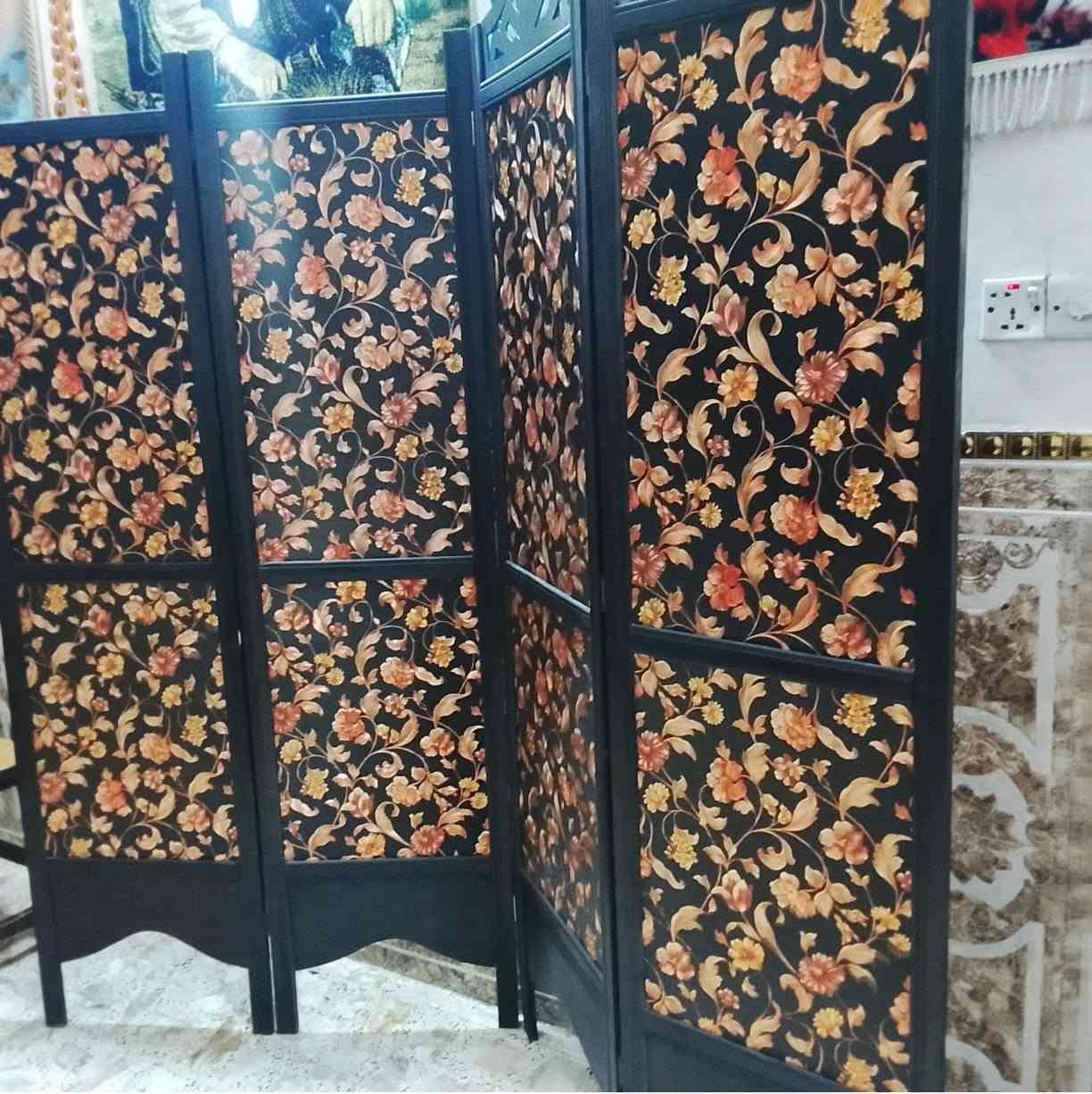سلام عليكم عندي هاده مادري شسمه لبيع مال صولونات او مال ابو صيدليه اطوني سعر زين  وبيعه مكان بغداد مدينت صدر رقم هاتف ***********
