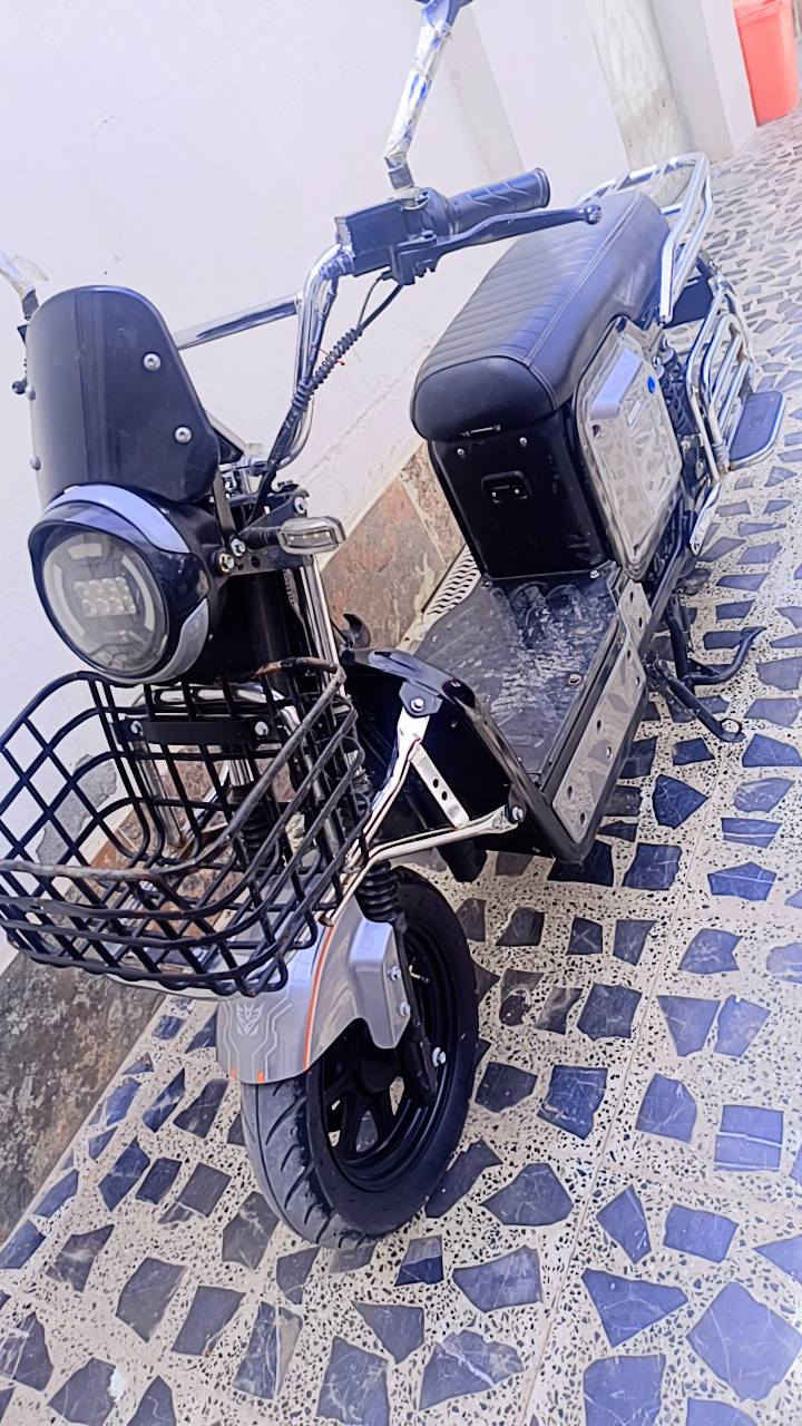 دراجه شحن نضيفه حيل 6بطاريه يقرا10/10  و نضيفه حيل سعرها 650 بيها مجال


**إذا كنت صاحب هذا الإعلان وتريد حذفه لأي سبب، رجاءا أرسل رسالة إلى الدعم الفني**