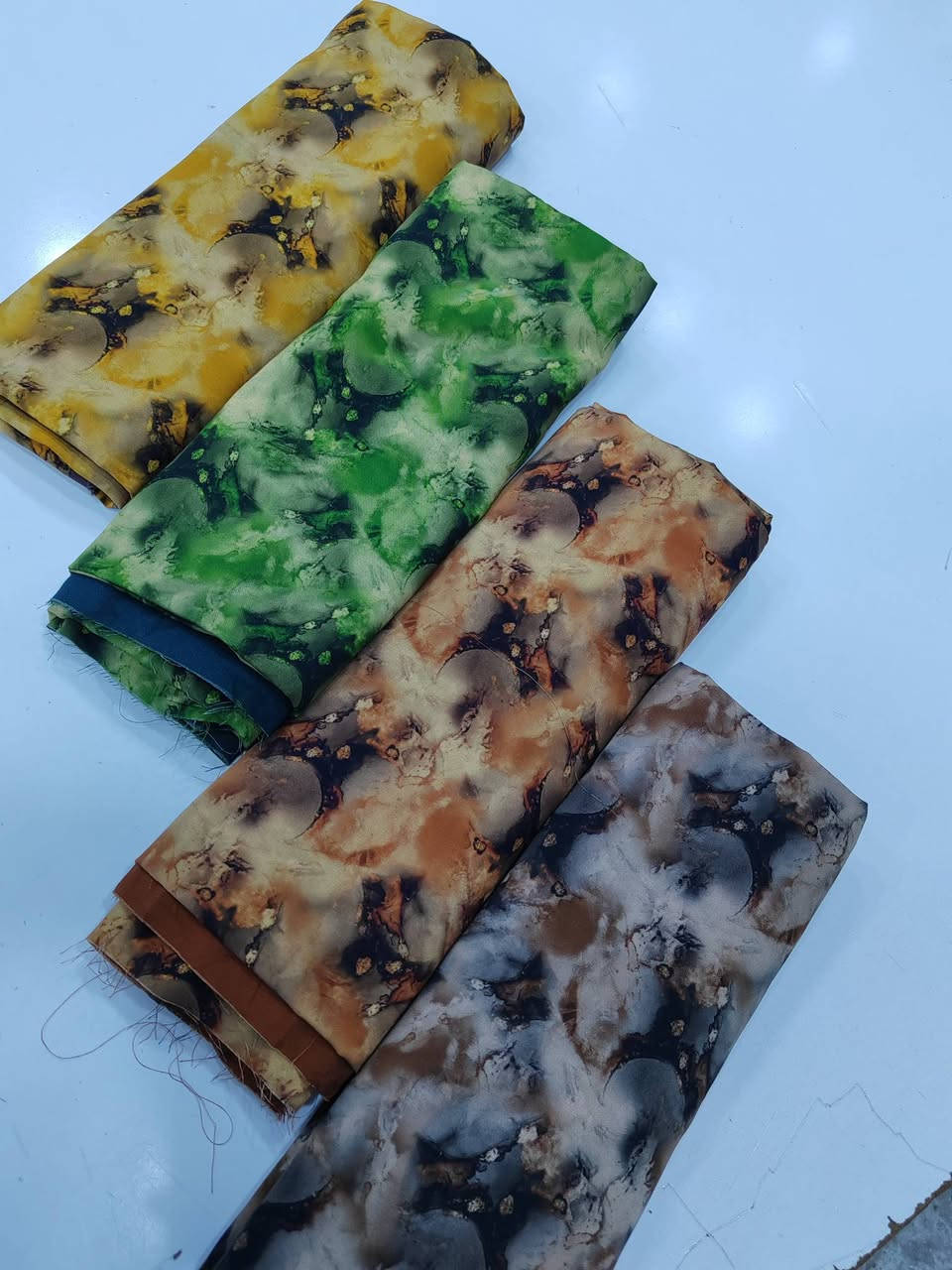 🌷 جمله...👗.  مفرد👗.  بالقطع🌷
         
💥  كشمير  بريطاني اصلي  درجه اولى 💥. 
                 سعر المتر 3500
          
                سعر القطعه 9 الف 
       🚛    خدمت توصيل 5 جميع المحافضات 🚖
👗 العنوان كركوك/ القادسية شارع ابو وليد للطلب 
 للاستفسار مراسلة الصفحة او الاتصال بالرقم
 ***********.واتساب  يوجد🚖🚕  خدمت 🚁توصيل للطلبات كركوك وجميع المحافضات🚁🚁🚁🚁 تابعونا ليصلكم كل جديد من اقمشة عماد للسيدات
