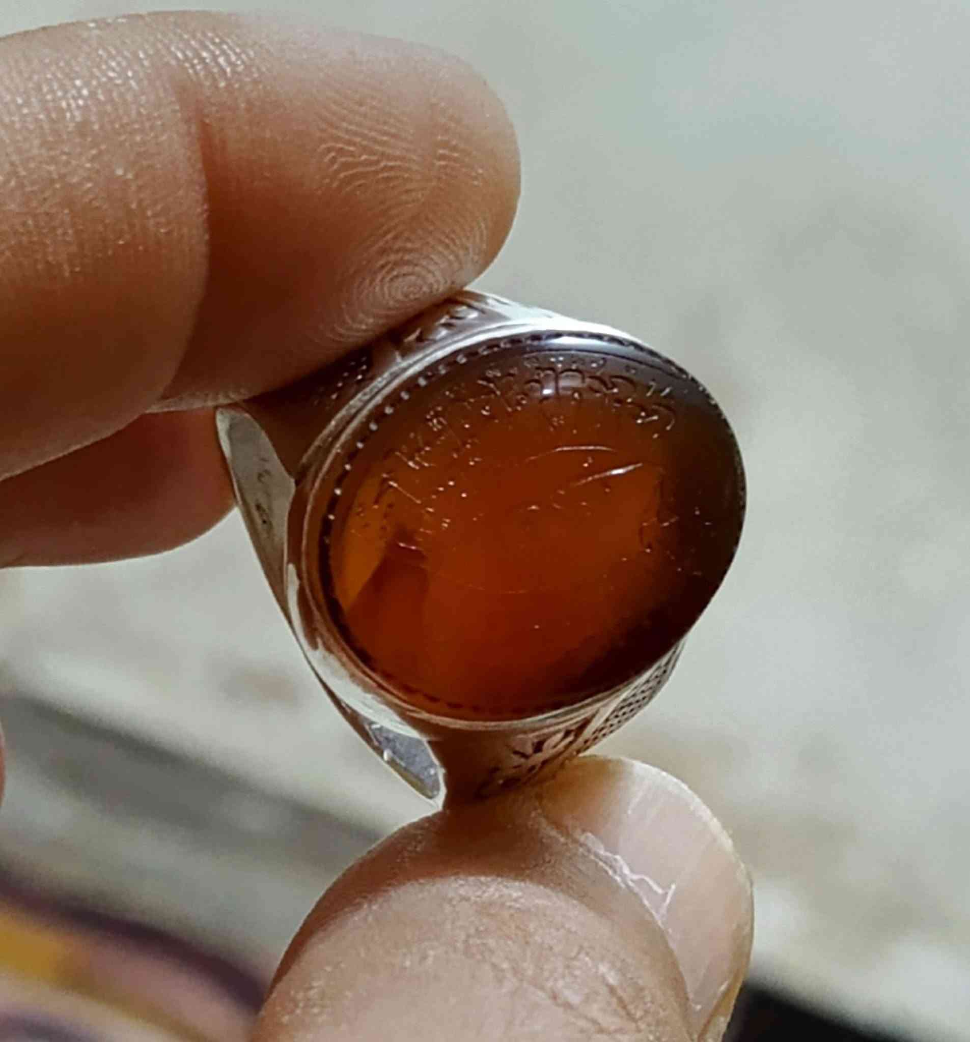 عقيق يماني صياغة يدوية 
١٠٠. الف بغداد حي النصر 
***********

