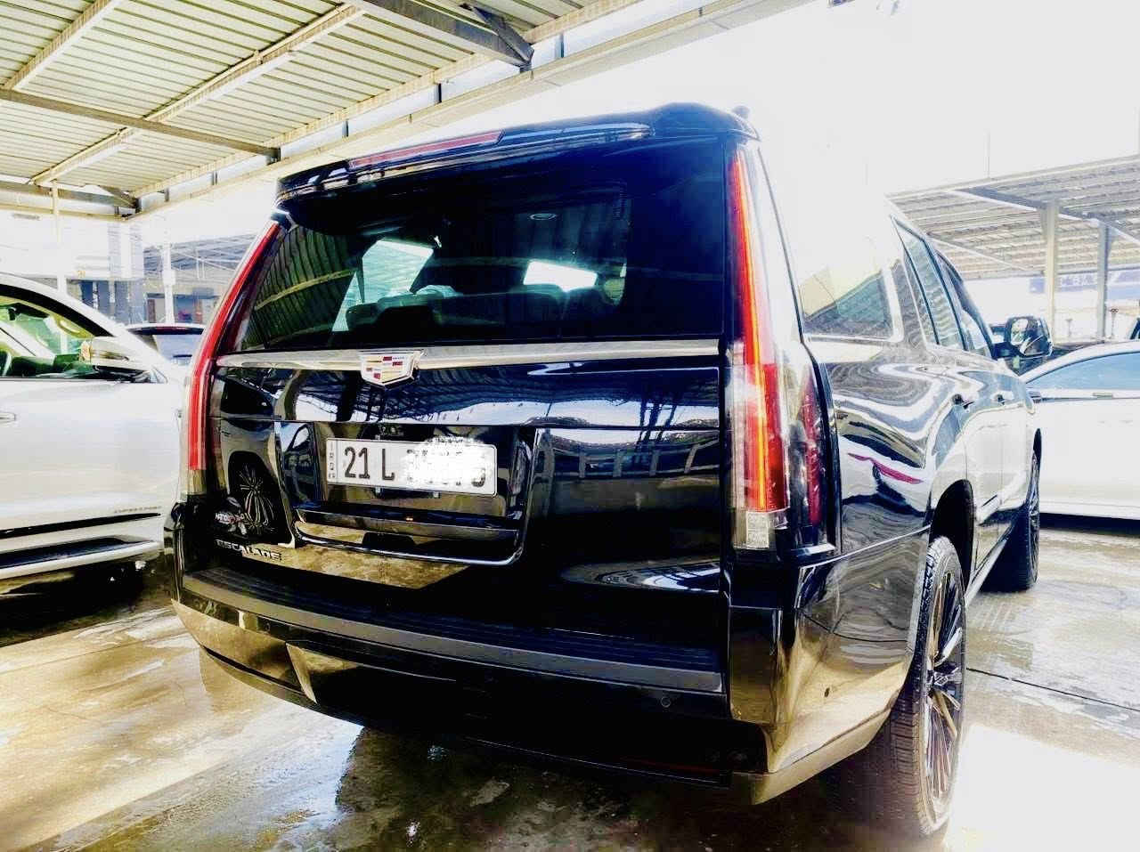 السلام عليكم
للبيع فقط 💵

كاديلاك - سكاليد - اعلى فئة (بلاتينيوم) -

وارد : خليجي 👍🏻

المسافة : 130 الف كيلومتر🚨

اللون : اسود 🖤🖤

لون الداخل : بيجي🧡

الموديل : ٢٠١٨💪🏻💪🏻

الظرر : لا يوجد

فتحه سقف

شاشه DVD🖥️

شاشات بالكشنات🖥️

قاصة تحت الشاشة💰

ثلاجة تبريد 

منافذ usp 

اضاء LED 🧬

سماعات BOSE بلوتوث AUX / USB 🎙️

مساج لمقعد السائق 

مساج للمقعد الامامي جنب السائق

اضاءة قبضات الابواب والدواسات

تدفئة مقود  🎚️

نظام تثبيت السرعه

تنبيه مسار

نظام تنبيه بالاهتزاز

حساسات توقف اوتماتيكي⛓️

الركن الالي

نظام تتبع gps

كيدر عدد 10🦾🦾

محرك سعة 8 سلندر 💪🏻💪🏻💪🏻💪🏻

فور ويل منفصل

داتاشو لعرض المعلومات💎

بصمة تشغيل عن بعد🚬

تحكم بالنوافذ من البصمه

دوسة كهربائية

تبريد مركزي

٤ رادارات

رقم : سليمانيه تحويل ثاني يوم  مباشر 

السعر 415$$ وبيهه مجال 

 اي تفاصيل اخرى الاتصال على الرقم  

 📞📞***********

مكان السيارة  السليمانيه 🛣️
