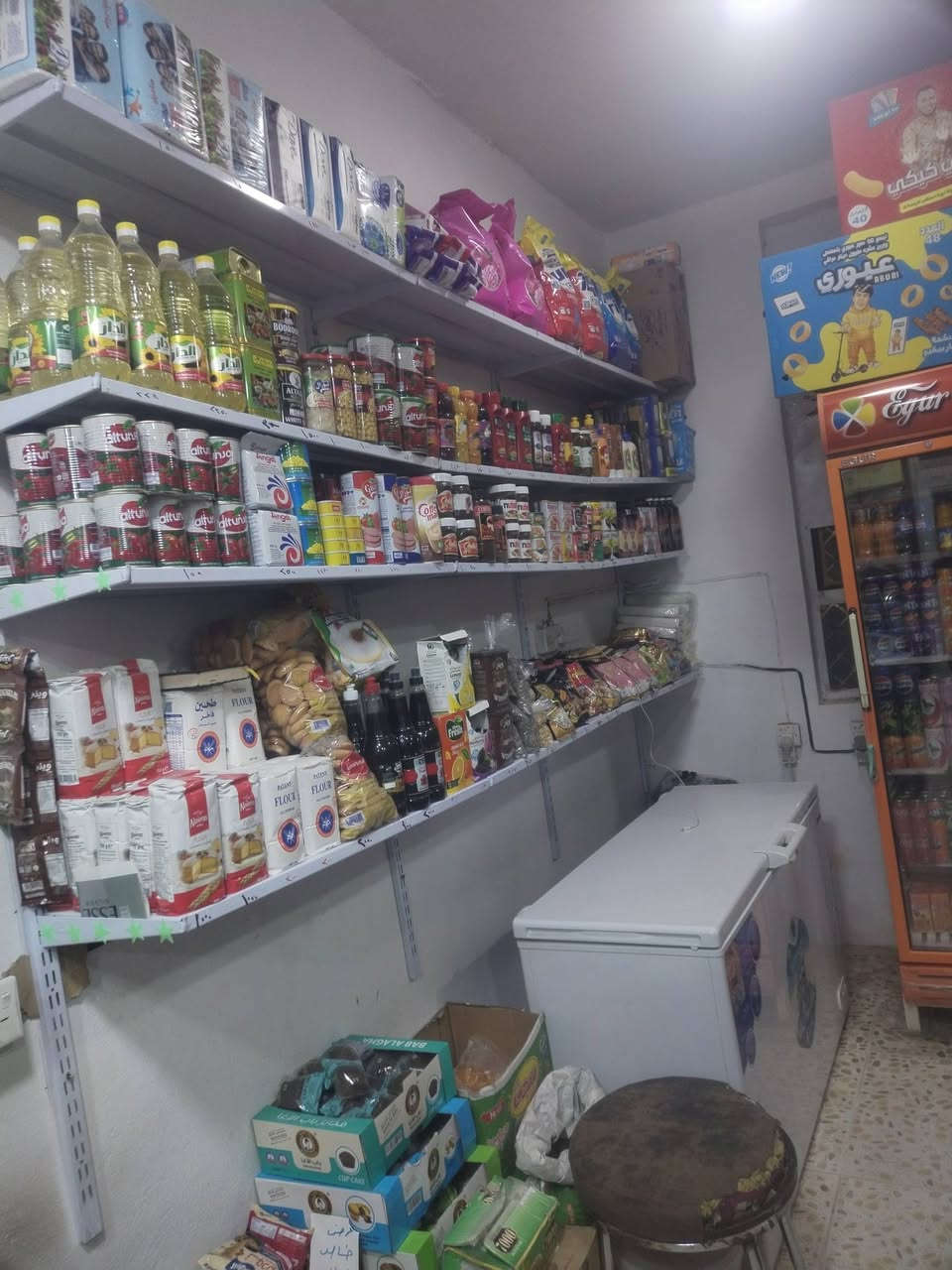 سلام عليكم أسواق للبيع بس المسواك البرادات الرفوف شلع ابيع ع جرد برادات عامودي ٣ براد أفقي ٣ مجمدة جديدة ١ رف تعليك ١١ متر ورف وسط ٣ متر مكاني ديالئ بعقوبة الرحمه شارع المستوصف *********** الاتصال ع رقم  بدون زحمه ابيع شلع الغراض كاملة
