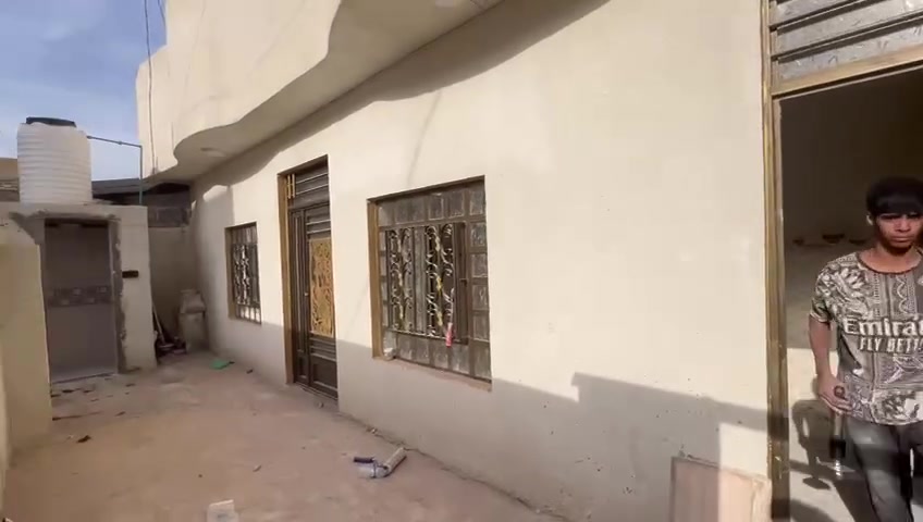 سلام عليكم
بيت لبيع 130 متر بناء جديد 
مقابيل جامعة كربلاء قرب اسواق المنتظر على طريق زوار 
السعر 75 وبي مجال 
*********** أو 
***********

