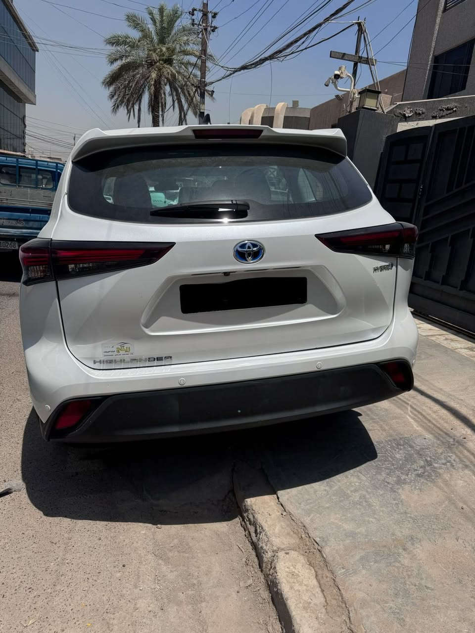 للبيع هايلاندر LE Hybrid 2024 شبه زيرو
📌ماشية:8500 كم فقط استخدام جداً قليل اخت الزيرو

* الكراسي جلد أصلي وكالة (طلب خاص)، وتختلف عن باقي الفئات اللي تجي قماش مخمل

* محرك 2.5 هايبرد
* نظام الحفاظ على المسار
* رادار أمامي
* حساسات خلفية
* كاميرا خلفية
* قوة 243 حصان
* 7 مقاعد
* شاشة 8 إنج لمس
* Apple CarPlay و Android Auto لاسلكي
* تشغيل بصمة (Smart Key)
* مثبت سرعة راداري
* مصابيح LED
* جنوط ألمنيوم 18 إنج
* مكيف ثلاث مناطق
* منافذ USB للصفوف الخلفية
* فرامل إلكترونية مع Auto Hold
* مرايا قلاب
وباقي المواصفات معروفة

السيارة بيهة ضربة بالباب الخلفية جهة السايق ترجع PDR

السعر 31,000$


**إذا كنت صاحب هذا الإعلان وتريد حذفه لأي سبب، رجاءا أرسل رسالة إلى الدعم الفني**