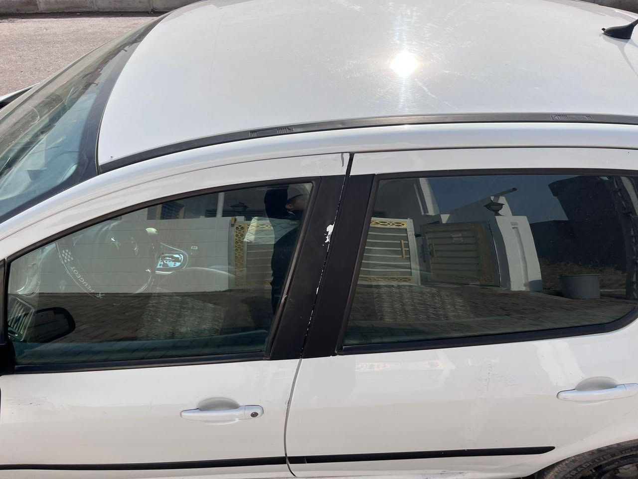 بيجو موديل 2005 حجم 307 رقم بغداد ب اسمي تحويل وكالة.. كير محرك صدر تواير تبريد تدفئة كلها بشرط سيارة مال بيت ومال جناي السعر 51وبيها مجال وترهم مراوس ب أحدث وانطي فرق اليحب يتصل ***********
