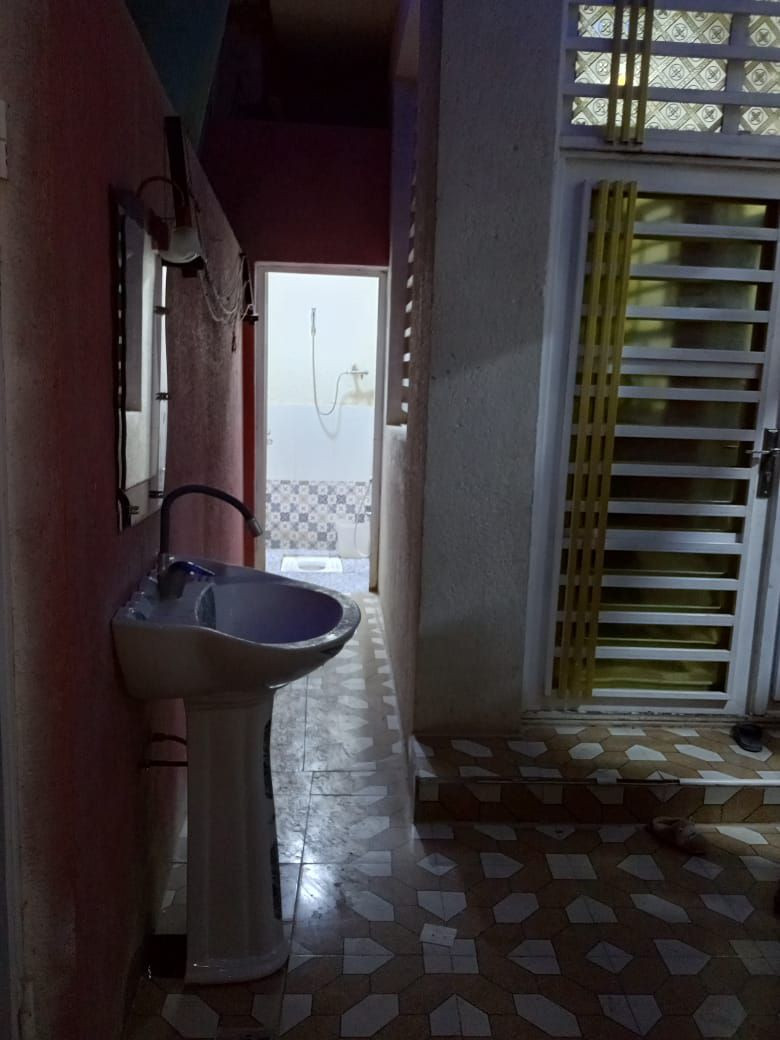 بيت زراعي للبيع 
بناء حديث المساحه 140 في ناحيه زديناويه شارع ابو مهدي المهندس يحتوي البيت على غرفه واستقبال وصاله ومطبخ وصيحات داخليه و خارجيه  بناء طابوگ وعگاده صب السعر 80وبي مجال غير متواجد على النت الاستفسار على الرقم ***********
