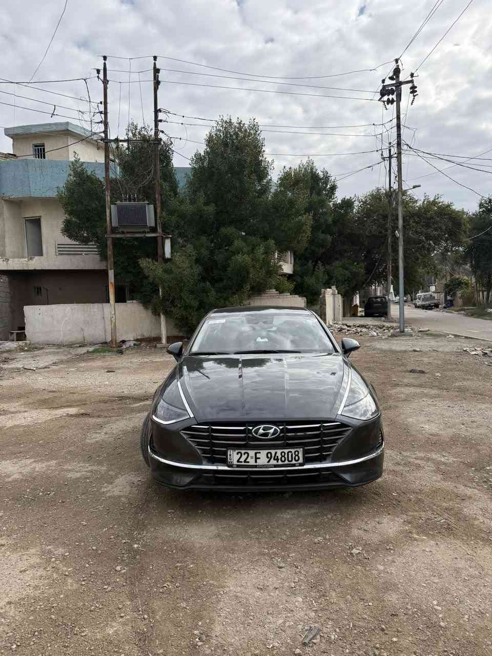 سلام عليكم ورحمة الله
هيونداي سوناتا وارد امريكي
موديل 2023 
مرقم اربيل 
مواصفاتها نص فول 
السيارة كلش حلوة و گشرها نضيف و مسويلها ادامه للمكينة بالثلج الجاف و بوليش و حمام 
محرك حجم 2500 دبل نوزل
4 سلندر 
مواصفات 
تنبيه اصطدام ذاتي
قيادة ذاتية 
تحديد مسار 
تنبيه نقاط عمياء بالمري
كير بيانو ( دكم )
سايد بريك بصمة
كامرة خلفية بلادي
شاشة ابل كاربلي اندرويد اوتو بلادية 
لايتات زينون 
تنبيه مغادرة مسار 
سنترلوك 
ويل حجم 16 
حساس اطارات
تخم تايرات جديد 
ماشية 52 الف كيلومتر 
حادثها جدا بسيط وموضح بالصور 
چاملغ امامي مبدل اصلي بدون صبغ وباب عكس السايق مبدل والباب الخلفي بي كلير فقط 
بچم كبس وصندوك كبس 
ايرباكات البردة طاكات فقط 
السعر 178 وبيها مجال بسيط 
مكاني بغداد الدورة 
رقم واتساب ***********
