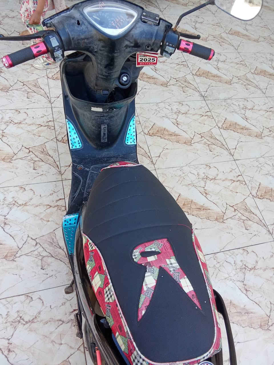 السلام عليكم
دراجه ماكس عدله بوشه 50 بلاد شغاله سلف هندر كهربائيات جاهزة مكينه نشطه وحلوة كفراته مختمه السعر 550 وبيه مجال 
ناصريه الاسكان الصناعي ***********
