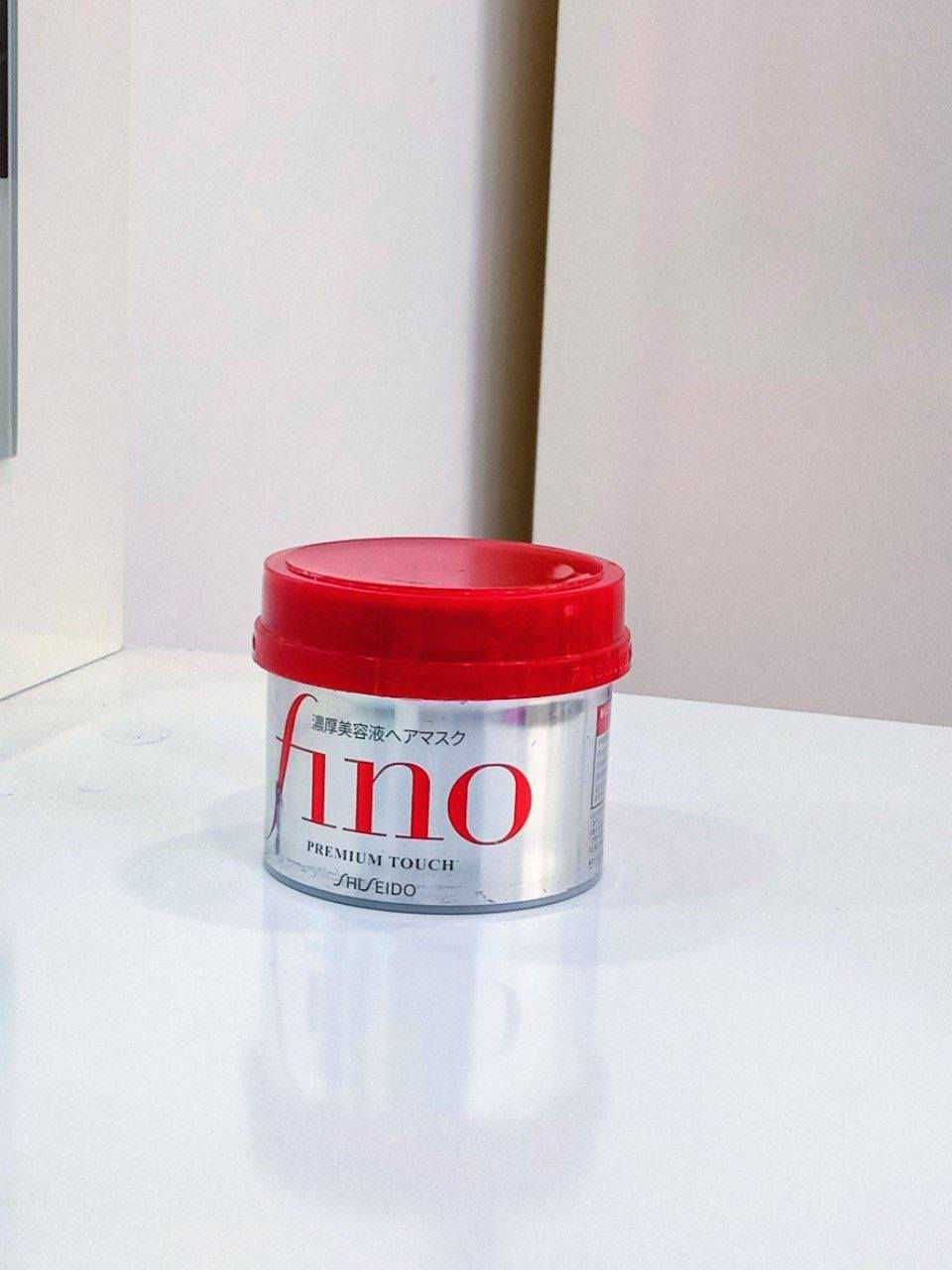 ماسك الشعر الياباني فينو بريميوم تاتش - Fino Premium Touch Hair Mask
لماذا قناع الشعر فينو ؟ 
• التخلص من تلف الشعر الشديد.
• حماية الشعر من حرارة أدوات التصفيف.
• يعيد قوة الشعر ولمعانه.
• غني بالمكونات الطبيعية الآمنة للشعر.

المكونات
• مستخلص غذاء ملكات النحل: غني بالعناصر الغذائية لإصلاح تلف الشعر وتقوية الشعر.
• بروتين القمح: يحمي الشعر من العوامل المسببة للتلف ويعزز اللمعان.
• زيت بذور اللفت المهدرج: يقوي الشعر ويقلل من تقصف الأطراف وتكسرها.

#ميكب #مكياج_ناعم #ميكب_يومي #مكياج_سهره #مكياج_عرايس #رسم_الحواجب #ايلاينر #كونتور #اضاءة_الوجه #ميكب_محترفين #ميكب_خليجي #فاونديشن #روج #روج_مات


**إذا كنت صاحب هذا الإعلان وتريد حذفه لأي سبب، رجاءا أرسل رسالة إلى الدعم الفني**