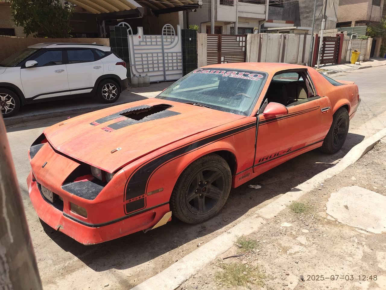 السلام عليكم
كمارو 1986 بأسمي
-محرك 8 سلندر 350 عليه كابريتر هولي اربع برات
ثلاجة ايدل بريك
اير سكوب 3 فتحات
-كير عادي 5 نمر بروك ورنر T5
-اكسل دولفين بوليسي خفيف دسك مو بنز
منظومة البانزين دبل فيتبم+ ركيوليتر+ انابيب المنيوم 
سبيسرات للاطارات الخلفية
ويل تو سايز
سستم صوت 
السعر 7 ملايين 
*********** حي الجهاد
