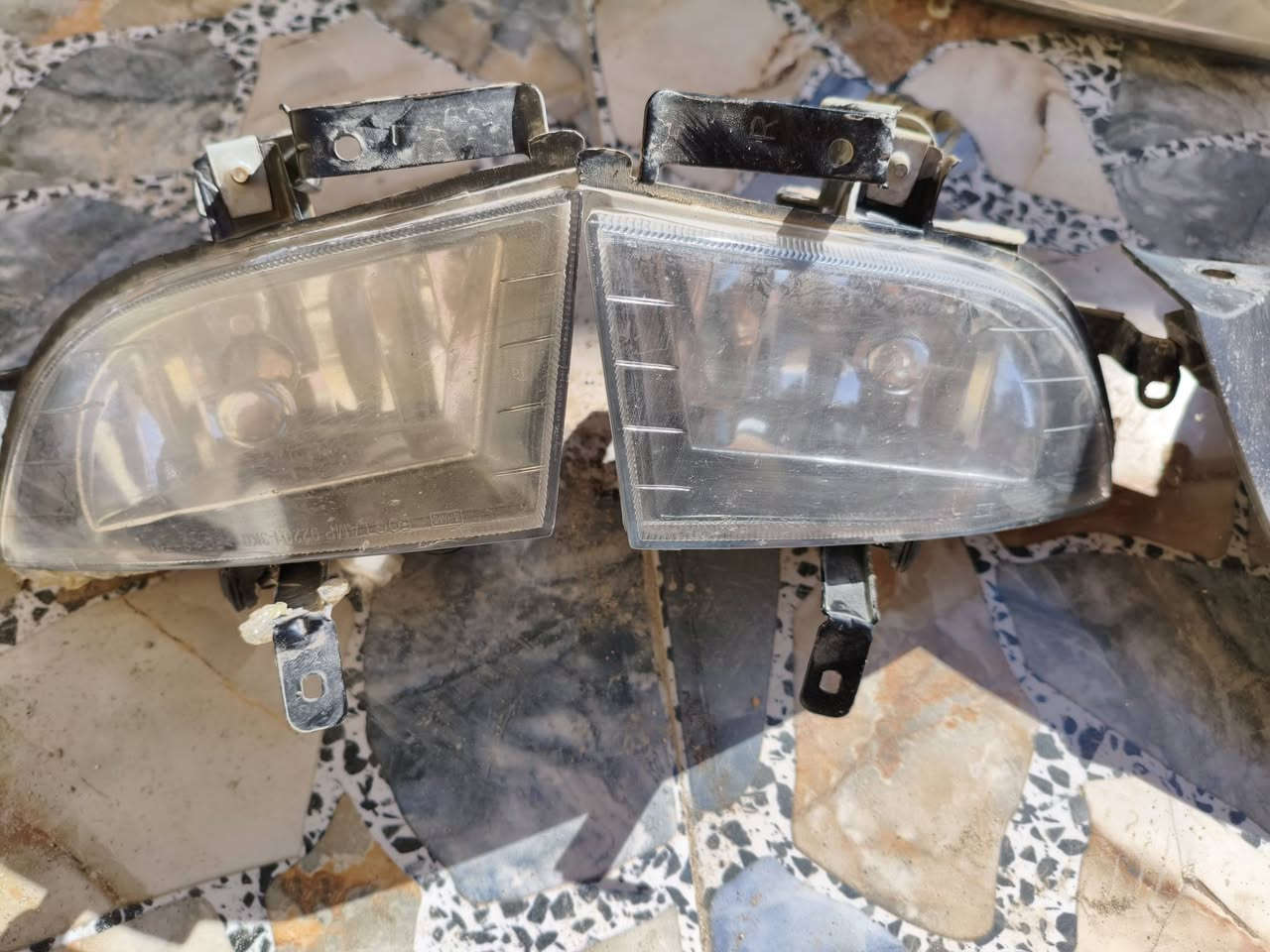 السلام عليكم مره رخصت الادمن
مرايه جانبيه مال سوناته لون سفلر وحده كلشي مابيها
والثانيه مكسوره ابيع الاثنين سوه
شباك سوناته 2007 
مسجل سوناته على الفحص كامل
لايت امامي كامل بس بيهن افطور 
بلوجكتر عدد ثنين مابيهن اي شي هنه والقاعده مالتهن
كلمن وسعره والي ينطي سعر اكثر ابيع اكتب سعر بلتعاليق 
مكان الانبار فلوجه شارع 60 
الاستفسار اكثر اتصل ***********
