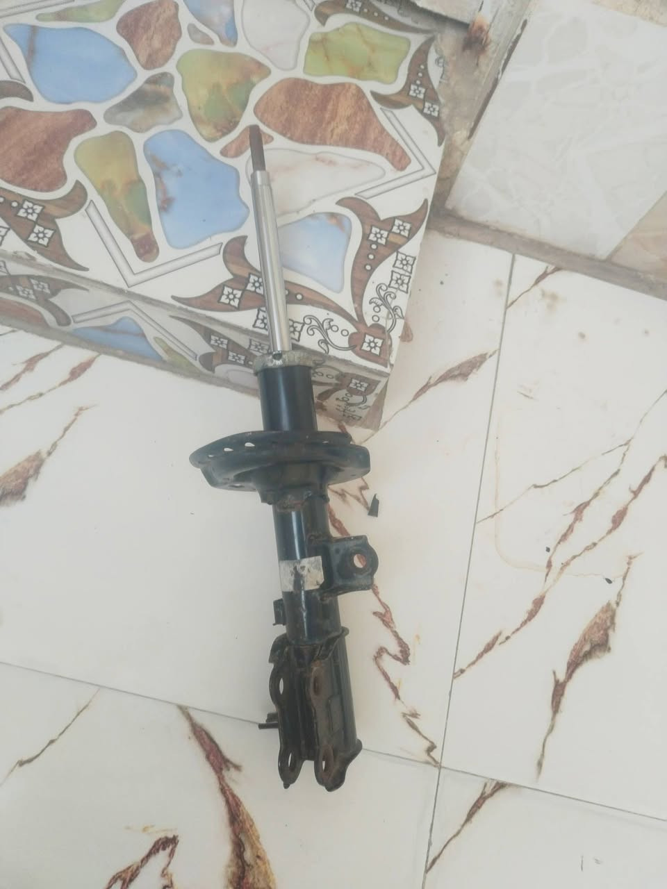 حساسات اكسنت مضلع خليجي مع راجز مع قبق ولفات مع قطره كير. مع دبل امامي. مكان العماره  ***********
