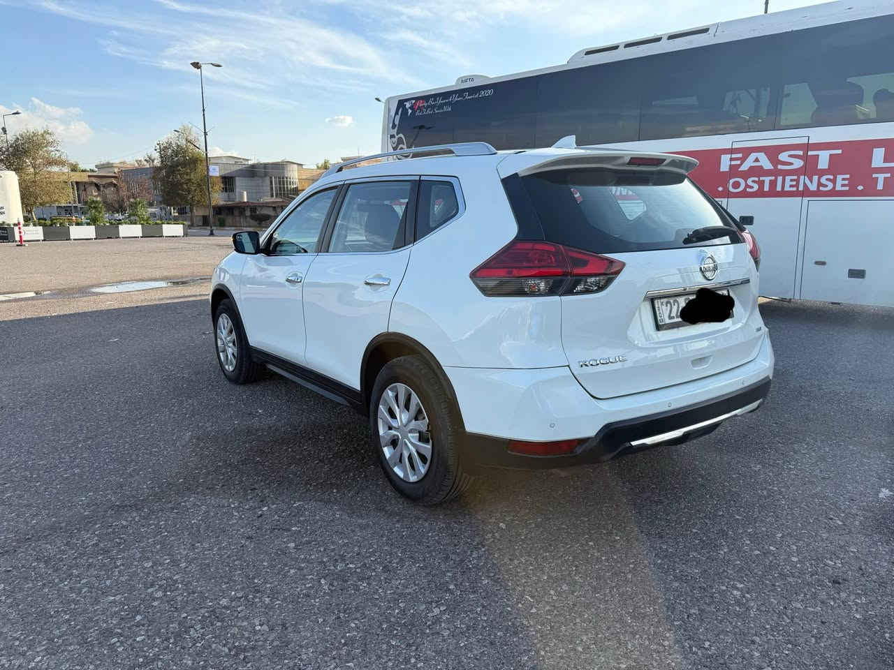 نیسان رۆگ مۆدیل 2017 مواسفات S  awd بێ دەعم بێ لێدران تەنها دووبست بەینی دەرگاو چاملغی پشتەوە سبوخە هەموو شتێكی لەسەر بلادی شەریكەیە هەموو شتێكی نوێ یە   سعری 142$ كەمێك مجال  ناو نیشان هەولێر 
Whats app      Viber     Telegram 
0751 4039383       0750 4481312 أربيل, العراق
