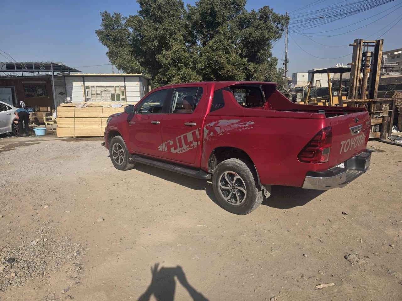 السلام عليكم
هايلوكس TRD  . 2019 كفالة عامة 
محرك 6 سلندر 
سعر 300 
للاتصال ***********
او مراوس حسب القناعة
