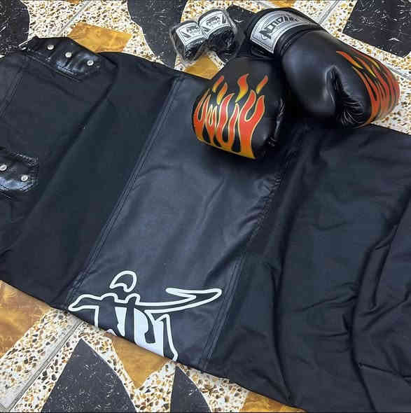 كيس ملاكمه اسود فاحم + باندج عدد 2 + قفاز
كل هذا بسعر 45 وتوصيل مجاني ⭕️
للحجز راسل خاص وتدلل او اتصال على *********** 📩
فارغ تعبي جدا سهل 
( وتكلفته اقل عليك تطلع رمل او نشاره تاخذها مجانا من اي نجار )

بغداد حافظ القاضي قرب مجمع علي بابا 

#بلاك_فرايدي #عروض #تخفيضات⁩
