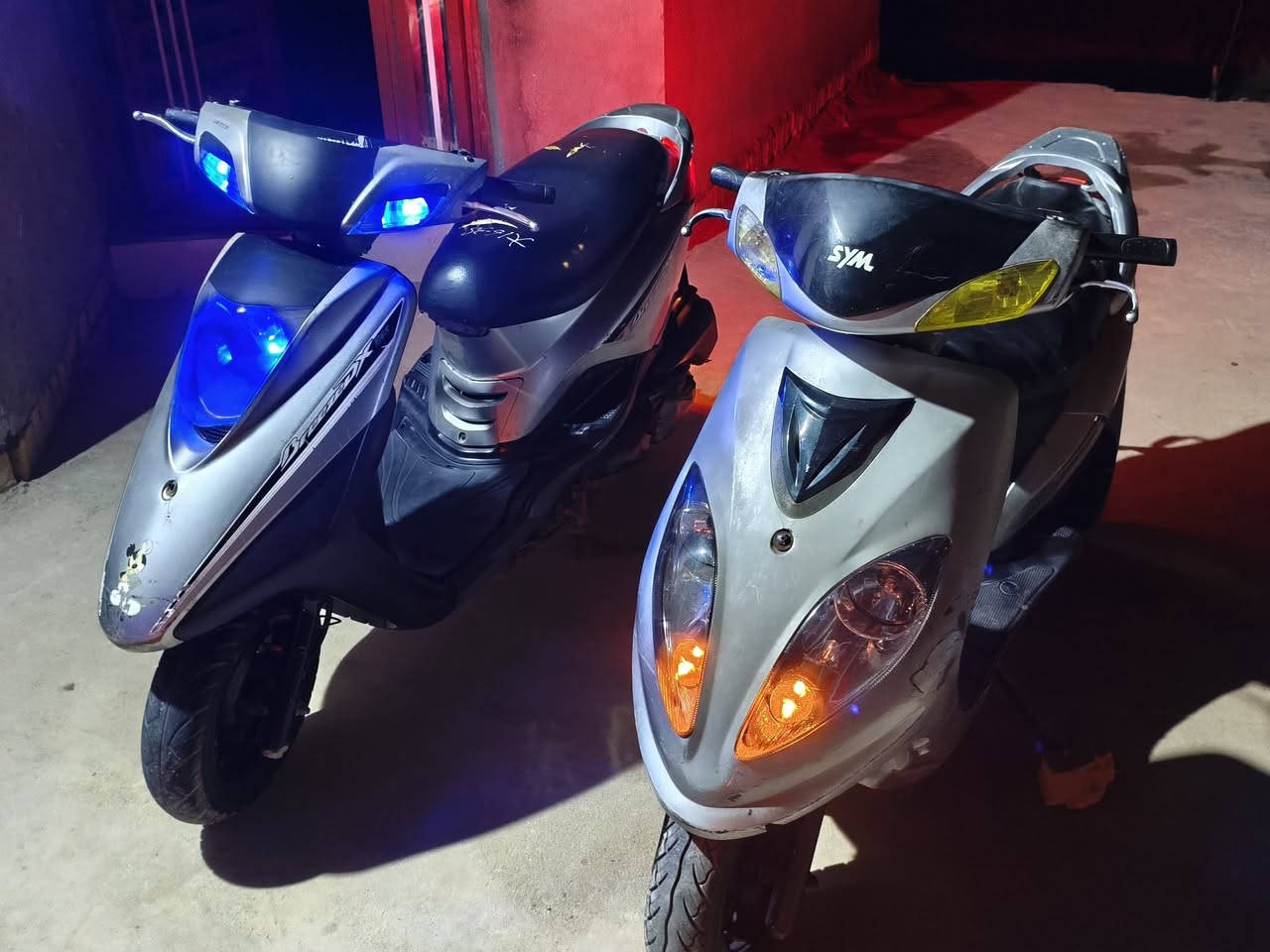 السلام عليكم دراجتين اثنينهن مجفتات لاتنقيص ولا تبخير ولا نظوح دهن نكرة سلف وحدة بريس والثانيه سيامه السعر 650 الف اثنينهن 
مكان يم شركه بتروناس 
***********
