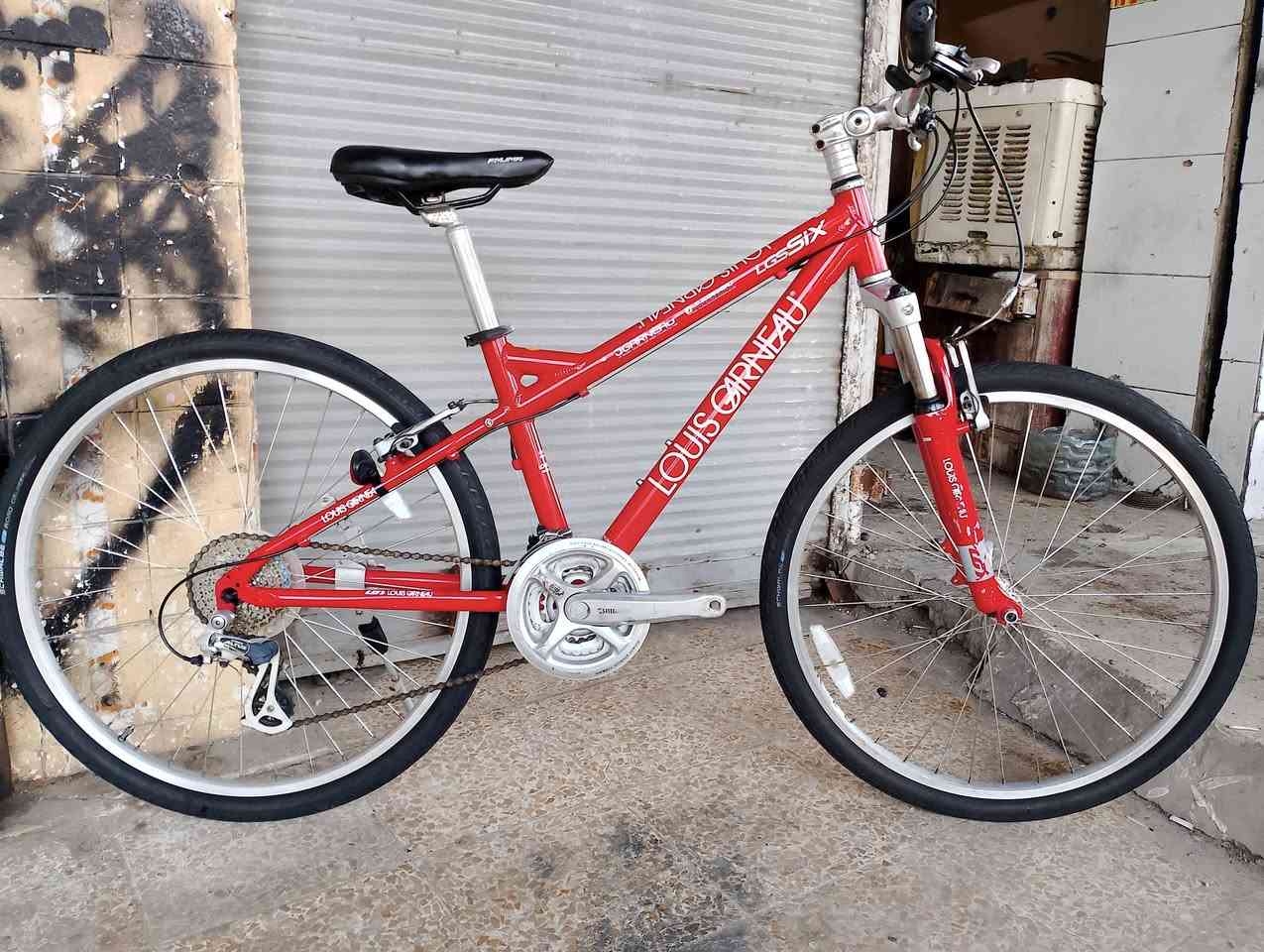 السلام عليكم
دراجة ماركة لويز كندي 
معدن المنيوم 
كير فقاس 8 ، 3 
السعر 170 ألف 
دراجة وضع حاوية غير مستخدم 
عنوان الموصل 
*********** بي واتس آب
