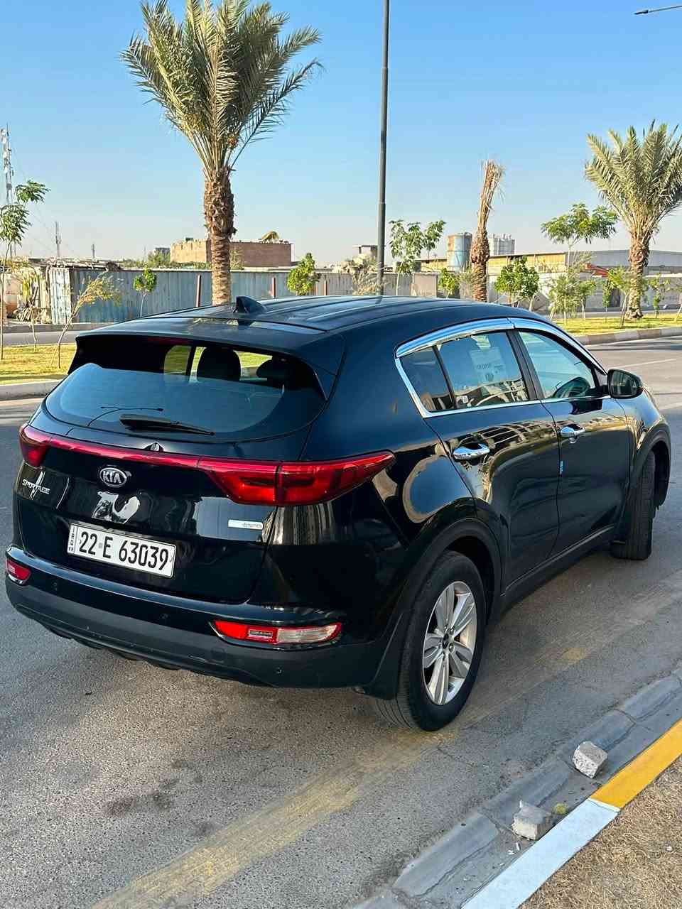 سلام عليكم للبيع كيا سبورتج 2019 امريكي لون اسود
محرك GDi  ماشيه 65 بيه قبق جنطه مبدل بلادي وبارد وصبغ شي قليل بلجاملغ الخلفي المكان بغداد حي الجهاد السعر 135  🙏***********
