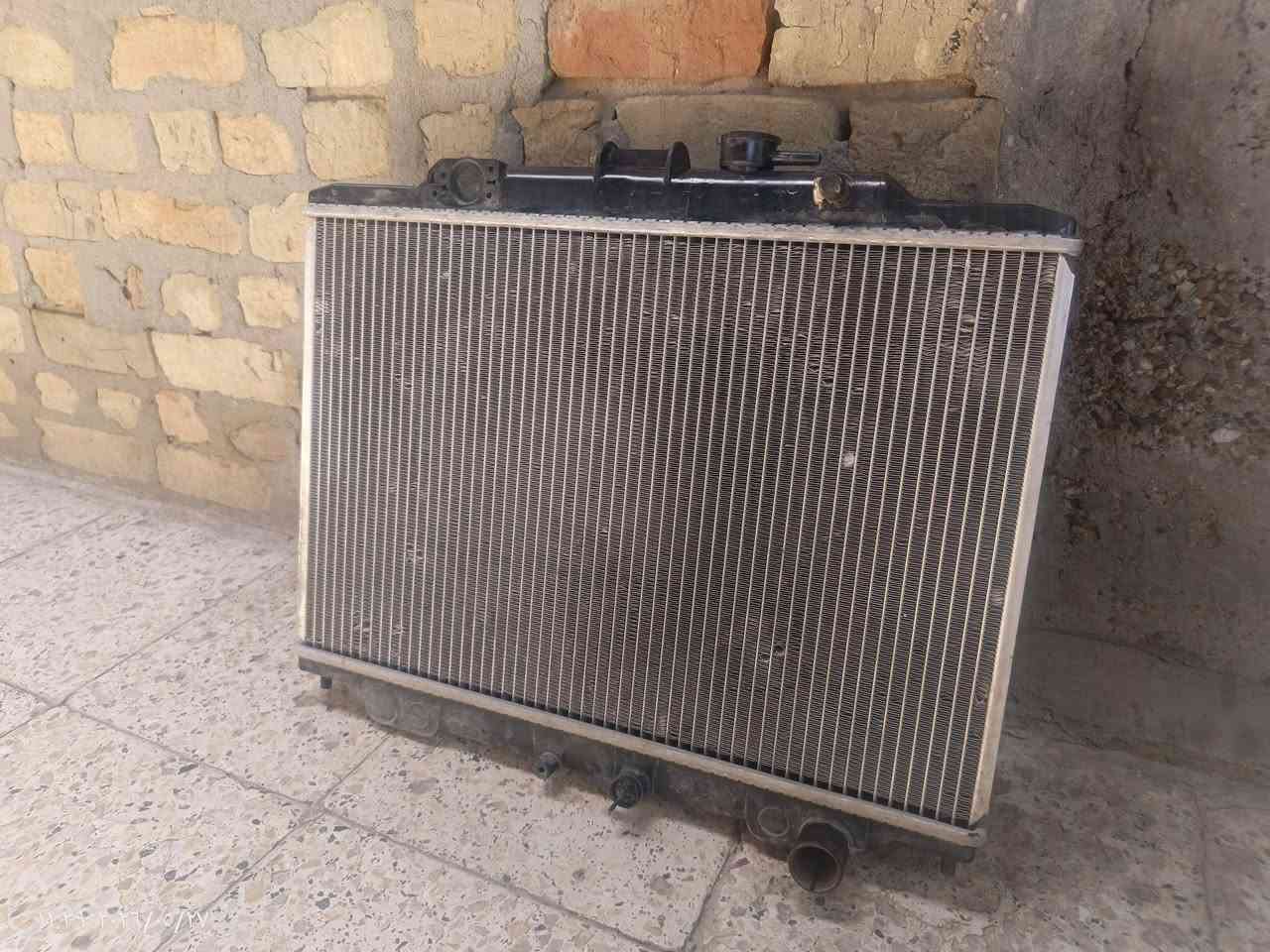 راديتر نيسان  عاليه سراوين ترهم كاز و بانزيل  بيه غزان عكس وا غزان بلادي السعر 75 الف ،،بغداد ***********
