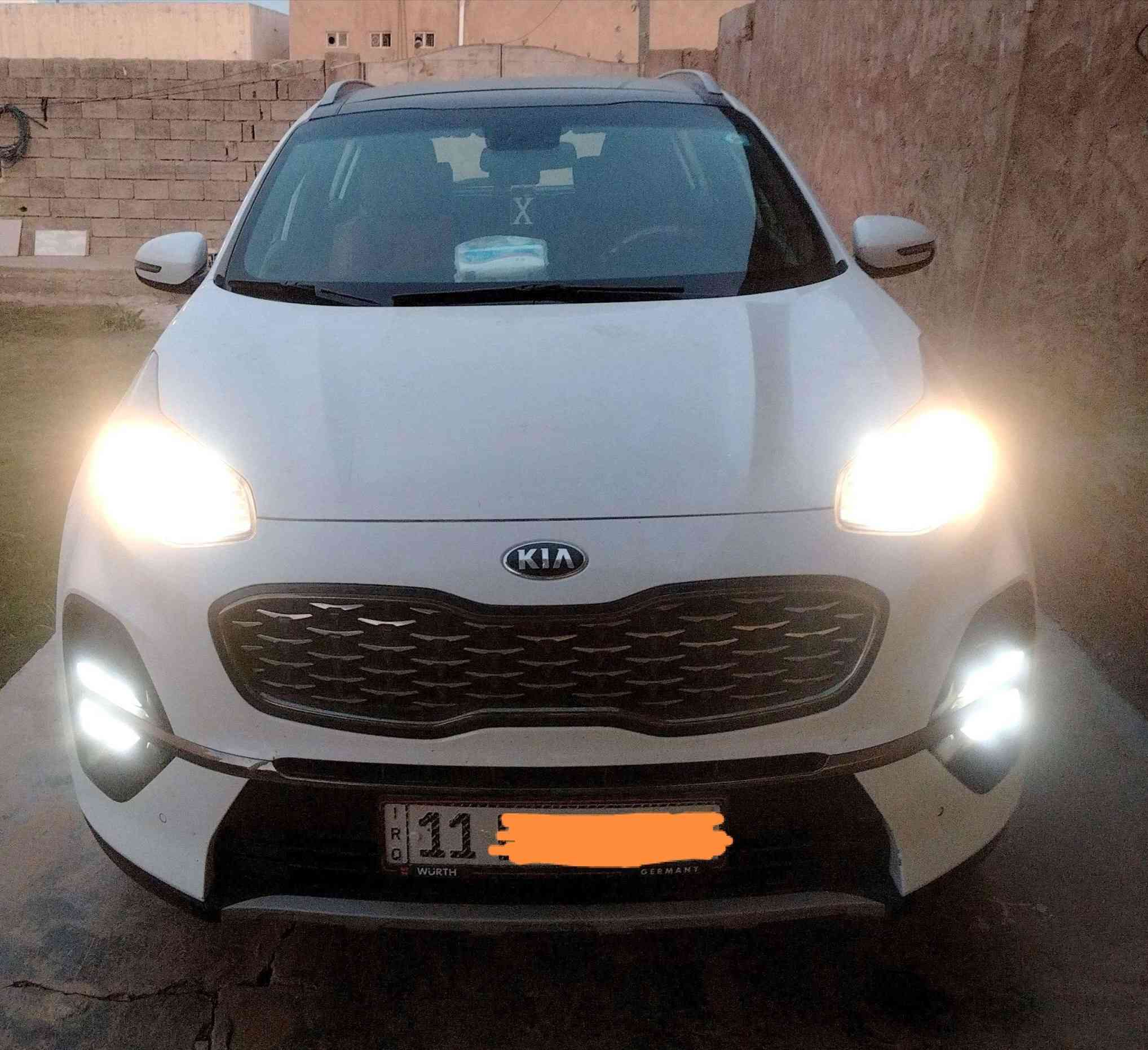 كيا سبورتاج للبيع

المواصفات
كيا سبورتاج 2021 GTLine 
ماشية ٩٧ الف حقيقي وقابل للزيادة 
 رقم بغداد الإنكليزي الجديد وسنوية جديدة لحد ٢٠٣١ وهزة جديدة والسيارة بأسمى 
‌‎المواصفات فول  1/1 اعلئ فئه
بانوراما 
منضومة زنون بلادي
‎ حجم المحرك2,0 دوش
‌‎مرتبط بكير بوكس6 نمر
‌‎بصمة  
تشغيل عن بعد 
الكراسي الأمامية كهرباء
شاحن واير ليس 
تبريد بيانو
الصندوك الخلفي كهرباء 
نضام ترحيب بل يدات 
ترحيب عن قرب
‌‎كاميرا 
شاشة اصلية مال الشركة 
‌‎نظام نزول المنحدرات
مانع انزلاق 
‌‎تبريدامامي ثلاث قطع + قطعتين خلفية‌
 الويل كروم حجم 19كونتكتل
‌‎مرايا جانبية متحركة مع اضائة فلشر 
‌‎نظام  تحذير الرجوع الى الخلف حساسات
‌‎نظام  التقدم الى الامام حساسات
‌‎مدخل USB ipod
‌‎مخرج الطاقة عدد3
‏Ledنهاري
‌‎دوس كروم 
‌‎زينة السيارة من الصدامات الامامية و الخلفية كروم 
‌‎نظام وحدات السلامة متكامل‌‎ايرباكات عدد8
‏ABS
نظام ايزو فكس
‌‎سنتر لوك
إنذار احزمة الامان
‌‎تحكم المقود متعدد الاستخدامات
‌‎اوتو ميديا
‌‎بلوتوث
‌‎كروزسرعة
‌‎ڤاليوم اضائة دشبول
‌‎اوضاع القيادة 
‏ECO
‏SPORT
‏NORMAL
تخم تايرات جديد 
بيها رصعة خفيفة ومامببنه نهائيا  بالباب الخلفي (الباب الخلف السائق) وماملعوب بيها وبالدعامية الأمامية شخطين كلش بسيطة والباقي كفاله عامة 
السيارة باسمي تحويل ثاني يوم 
دهن أرقى نوعية ابدل لها كل ١٨٠٠ كيلو
السعر اتصل وتدلل
التواصل على الرقم ***********
