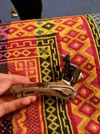 نقال 105  R5700 السعر 20 الف اخوان  التواصل خاص او على الرقم  07777011...