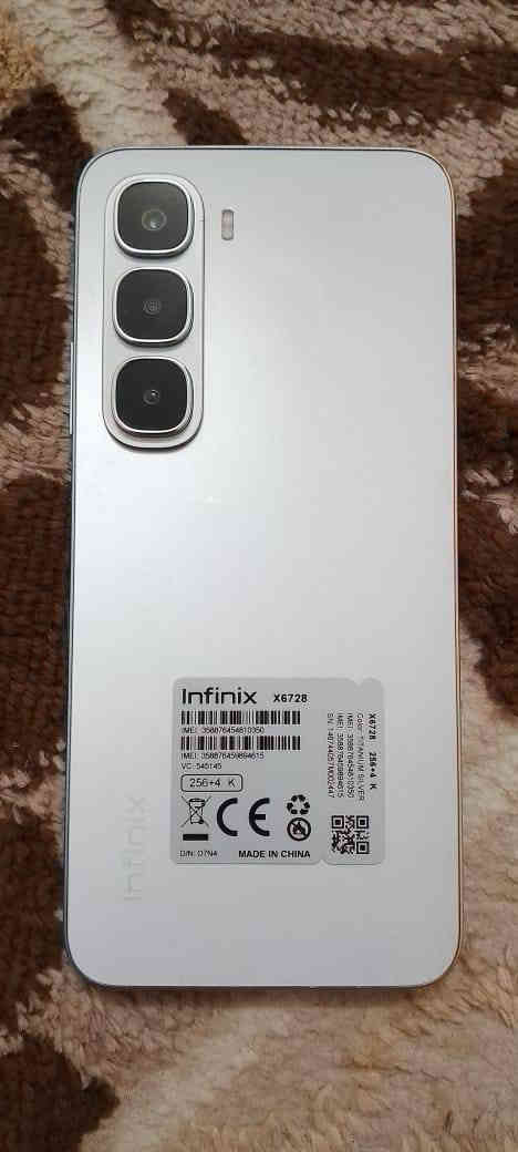 ‎السلام عليكم موبايلي بيع جديد سعر 200 اسبوع مشتغل ذاكره 256 اغراض كامل ***********‎ كركوك, العراق
