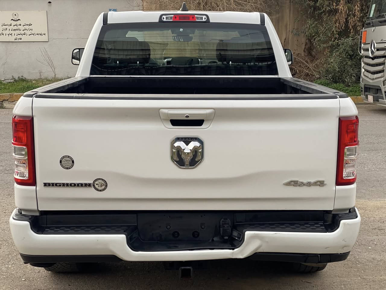 السلام عليكم
دوج رام امريكي  1500 

موديل : 2023
محرك : 3600 v6
ماشي : 18 الف ميل فقط 

بجم كبس 
بدون صبغ 
بدون ايرباك 
جامغ امامي صفحه سكن مبدل بلادي شركه 
سياره جديده ع وضع شركه 

بيع او مراس مع سيارات ارقام شمالي فقط

موصفات BIGHORN

بصمه
ابواب بصمه
شاشة وكاميرا دواره 
تحديد المسار
كشن واستيرن تدفئه 
دفع رباعي 4*4
تحديد السرعه
كشن كهربائي
بريك بصمه
كير موس
شاشه
تحديد السرعه

الموقع : اربيل 📍

سعرها : 285ورقه بيها مجال 

بدون رقم تترقم شمالي 
اربيل / دهوك/ سليمانيه 

للاتصال او استفسار على 📞
***********
