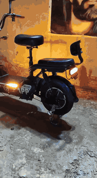 السلام عليكم عندي دراجه شحن دراجه جديده ما بيهه شي كامله مكمل وصالي شهرين من ماخذهه السعر 250العنوان بغداد الحبيبيه قرب صيطره وليد ابو الكص للستفسار***********
