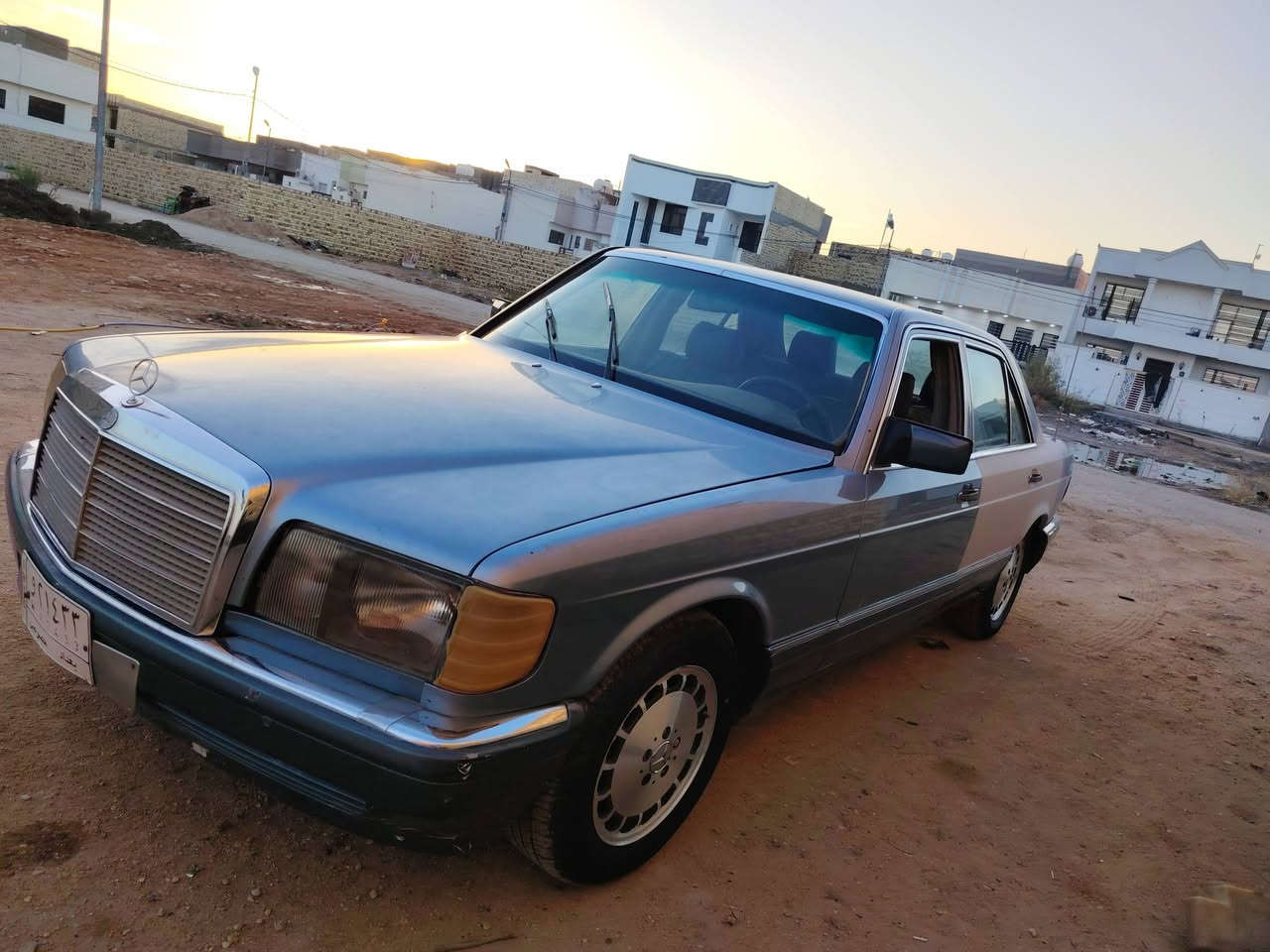 السلام عليكم للبيع مارسدس سياره بلاد بدون ضربه بس نقص الصبغ مثل ما واضح بل صور  محرك وكير راس الثور حاويه رقم بغداد كهربائيات شغاله تخم تاير ويل كب حاويه ستوني شاده حداديه جديده غرفتهه جديده  السعر ب 39 وبيهة مجال العنوان الديوانية رقم التلفون ***********
