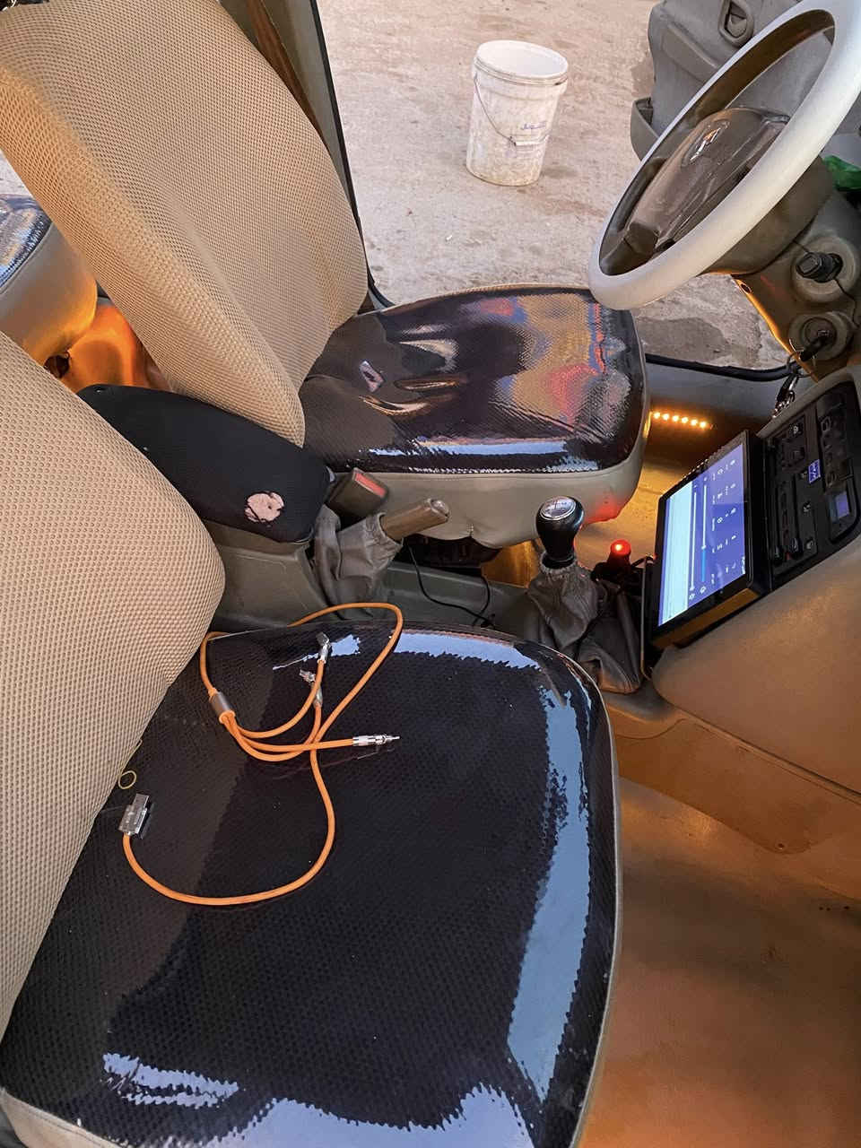 سلام عليكم سمند ٢٠١١
سياره نصبتها حلوه 
كير ومكينه جدد 
شاشه سستم سماعات واير دمام مربوط نقص دمام بصندوك 
تخم تاير جديد 
سياره حلوه 
تدفئه تبريد 
دوشمه جديده 
حماوه صفر 
ترايك مال زيرو 

مكان بغداد 

***********
