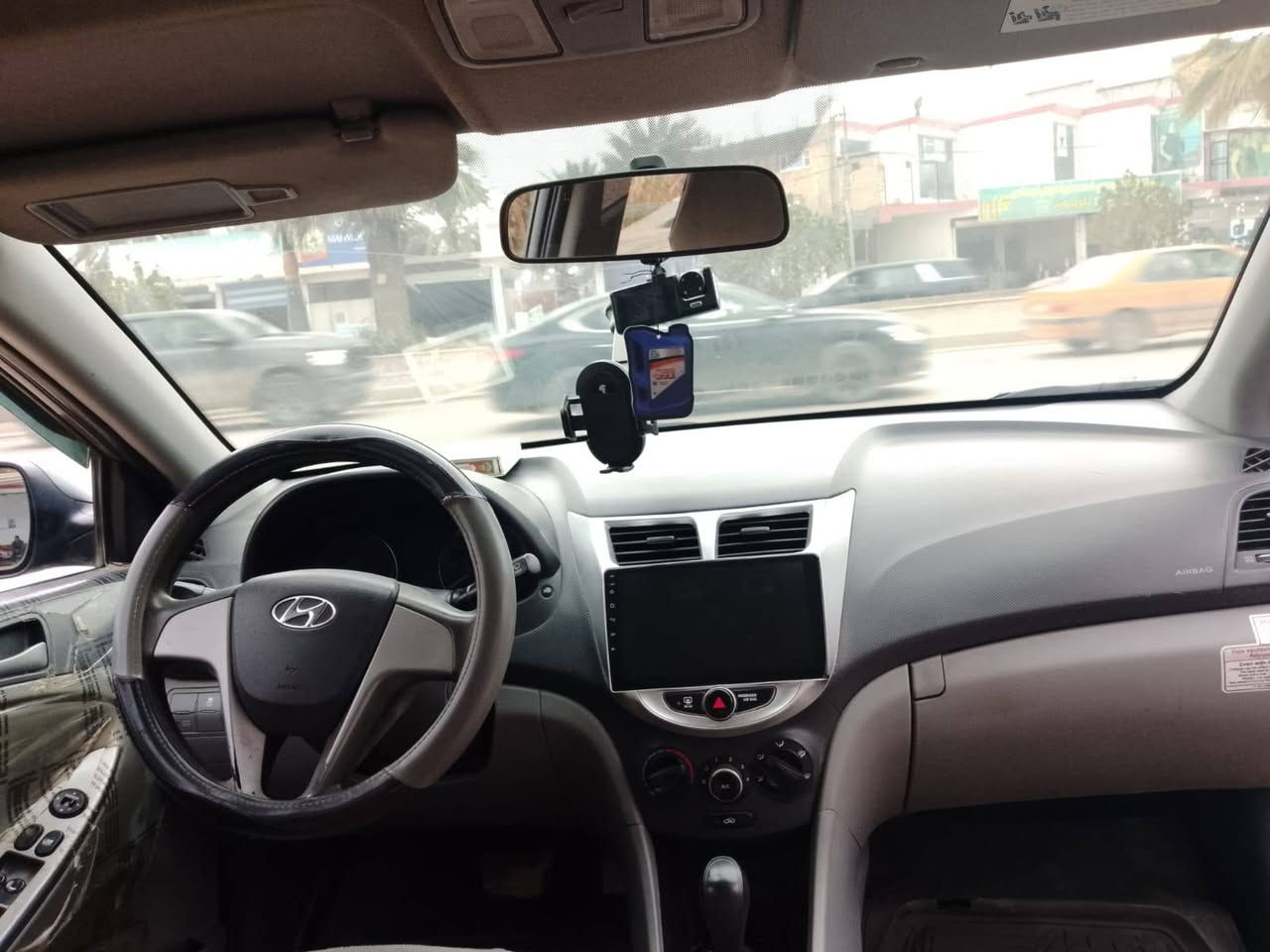 السلام عليكم اكسنت 17 وارد امريكي ضربه جاملغ وشويه من البنيد جهته السايق محرك gdi 1600 كير ومكينه مكفولات تراي حلو دواخل جدد ع وضع الشركه شاشه وكامره خلفيه تبريد ثلج السياره ماشيه 80ميل باسمي سنويه لل30 رقم بابل انكليزي مداور ثاني يوم نضيفه مكاني بابل الحله سعر 95 وبيها مجال ***********
