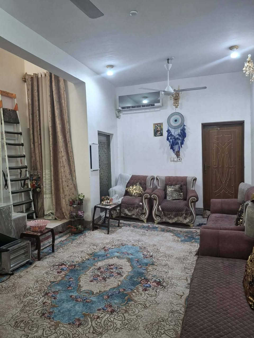 دار للبيع الموقع خلف الملعب المساحة 100 م غرفتين  مطبخ هول  صحيات داخلية وخارجية بناء طابوق عكاة  بناء  جديد  نقص بس ارضية  للا ستفسار اتصل على رقم الهاتف حــــــــــــيدر الظالمي  ***********
