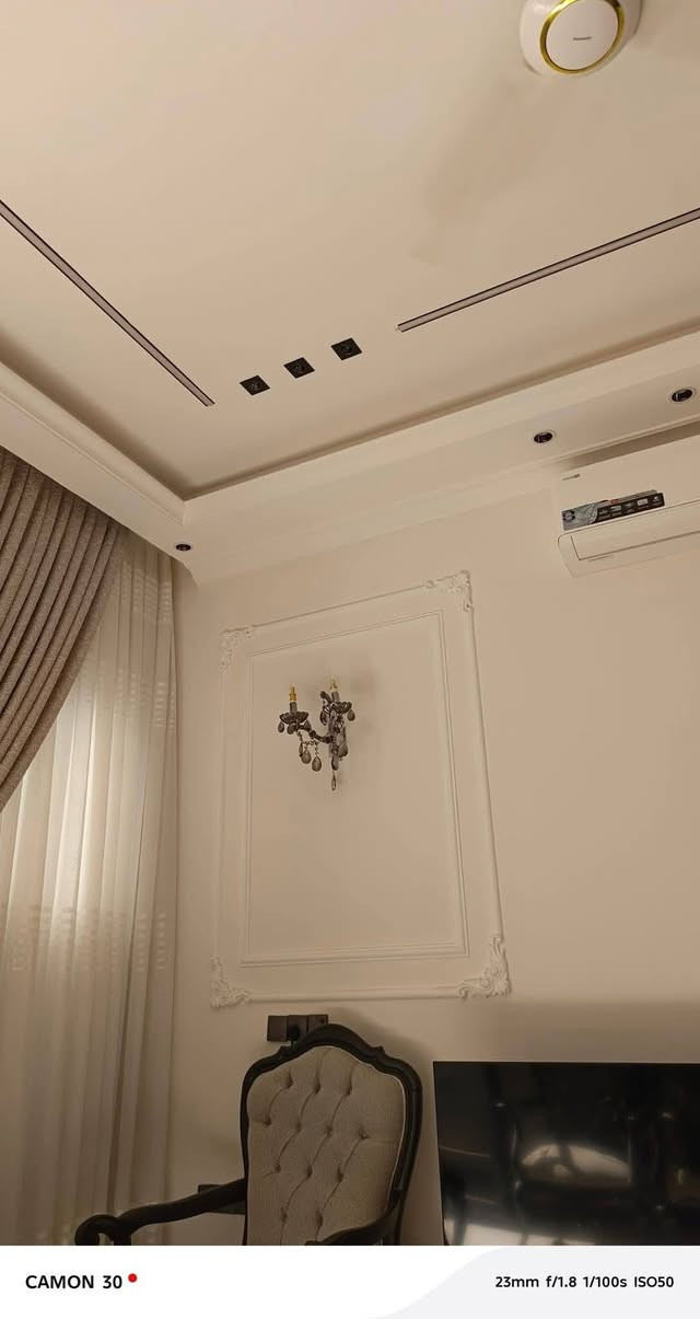 علاوي صباغ للديكورات نعمل جميع الديكورات الحديثه وبحدث وجود المواد ونسب السعار 
رقم الواتساب ***********
***********
