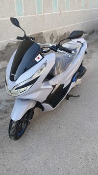 PCX • دراجة نارية PCX • هوندا PCX • PCX جيل ثالث • دراجة يابانية • سكو...