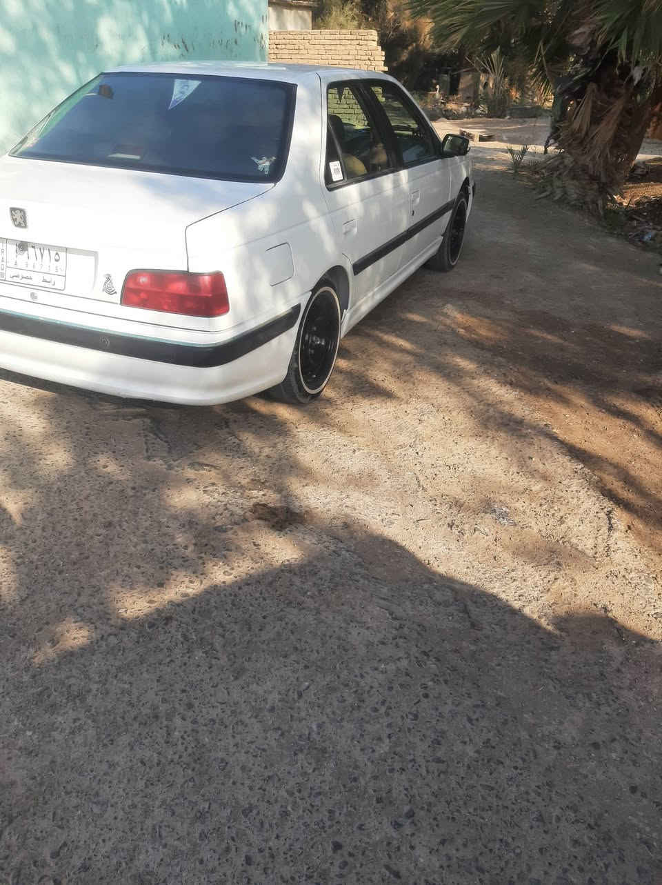 بيجو ٢٢خصوصي للبيع مكفوله رقم واسط مكان السياره كوت ***********
