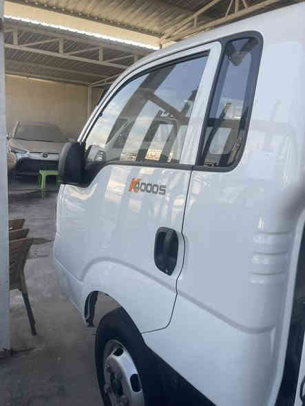 كيا فحل موديل. 2022شكل. ٢٣سياره. جديده. مكفوله من صبغ وتبديل بوضع شركه. محوره تاير خلفي. ١٤تخم تاير. تانكي كاز محور. ١٢٠لتر.  
بلاديه. بوضع شركه.  
سعر ١٨٠$
عنوان. بغداد. ليوسفيه. ناحيه الرشيد.  

‭٠٧٨٧ ١٣٧ ٧٣٩٧‬
