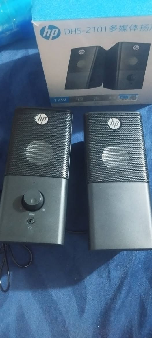 مكبر صوت للوسائط المتعددة من نوع HP DHS-2101. 
العلامة التجارية: HP.
الطاقة: طاقة إخراج قصوى تبلغ 12 واط.
التوصيل: يعمل عبر منفذ USB مع مقبس صوت 3.5 ملم.
المميزات: تصميم مضغوط وموفر للمساحة مع تحكم سلكي في مستوى الصوت.


**إذا كنت صاحب هذا الإعلان وتريد حذفه لأي سبب، رجاءا أرسل رسالة إلى الدعم الفني**