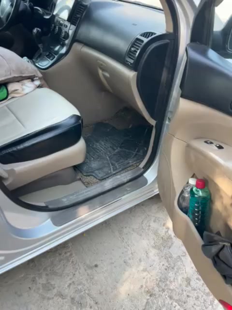 السلام عليكم كيا كرنفال بتره 7راكب بسمي بغداد تحويل مباشر السعر127وبيهة مجال تفاصيل أكثر اتصل عل رقم ***********ابوالحسن/مكان السياره سامراء معمل ادويه سامراء
