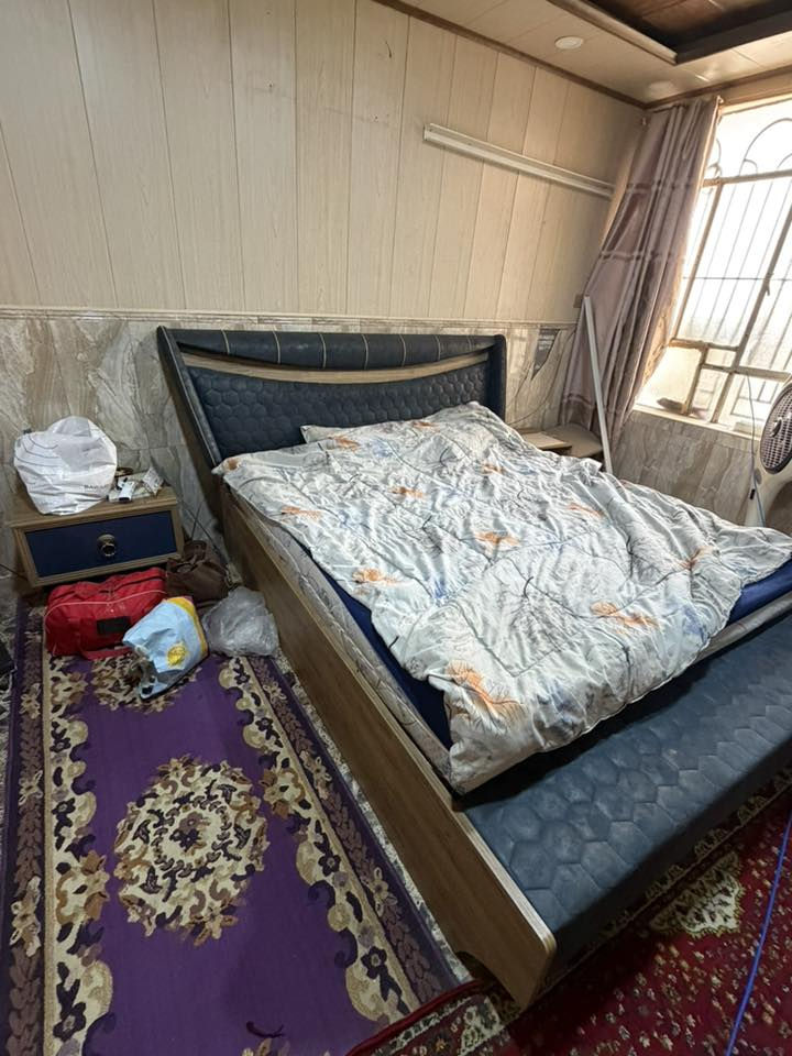 غرفة أخشاب للبيع السعر مليون وبيها مجال للاستفسار المراسلة خاص او الاتصال على الرقم ***********
