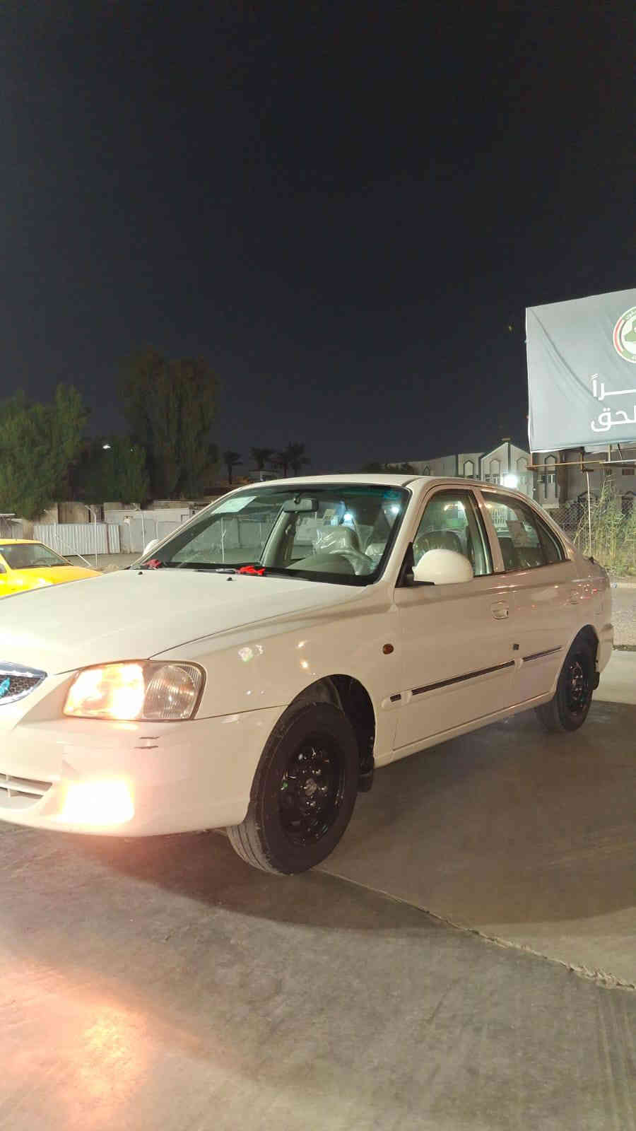 سلام عليكم ورحمه الله 
فيرنا موديل 2015 سياره جديده بمعنى الكلمه بيه صبغ بل جاملغ المامي اثر تكشير ول باقي كفاله 
كير ومحرك مكفولة صدر مامي خلفي جديد تبريد ثلج تخم تاير رقم الجديد 
وترايك ليوين مايعجبك 
شرط التحويل 
السعر 82 وبي مجال 
العنوان بغداد 
***********
